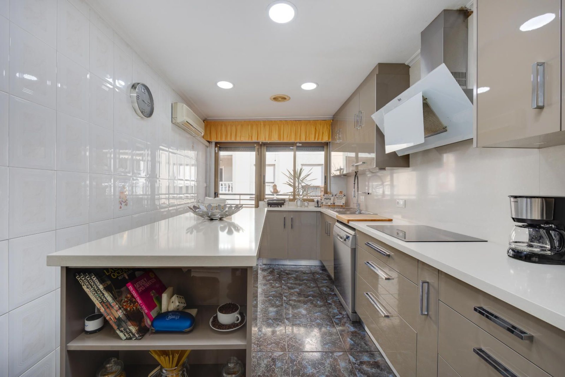 Reventa - Apartment -
Torrevieja - Centro - Muelle Pesquero