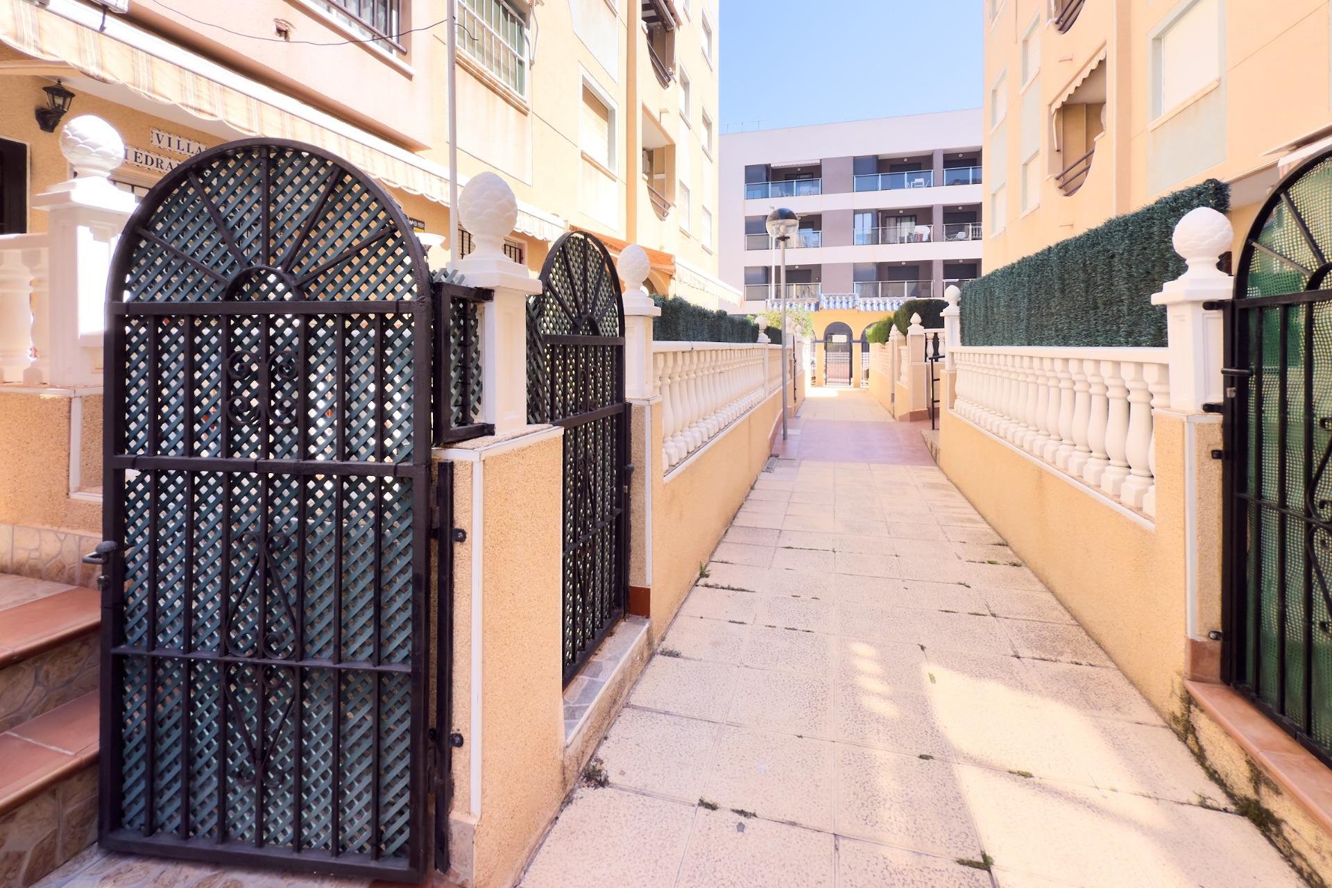 Reventa - Apartment -
Torrevieja - La Mata