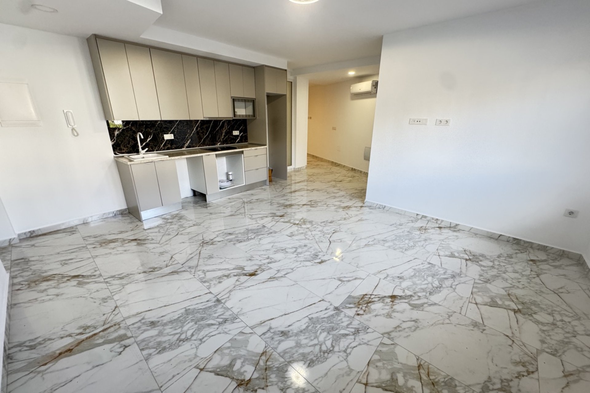 Reventa - Apartment -
Torrevieja