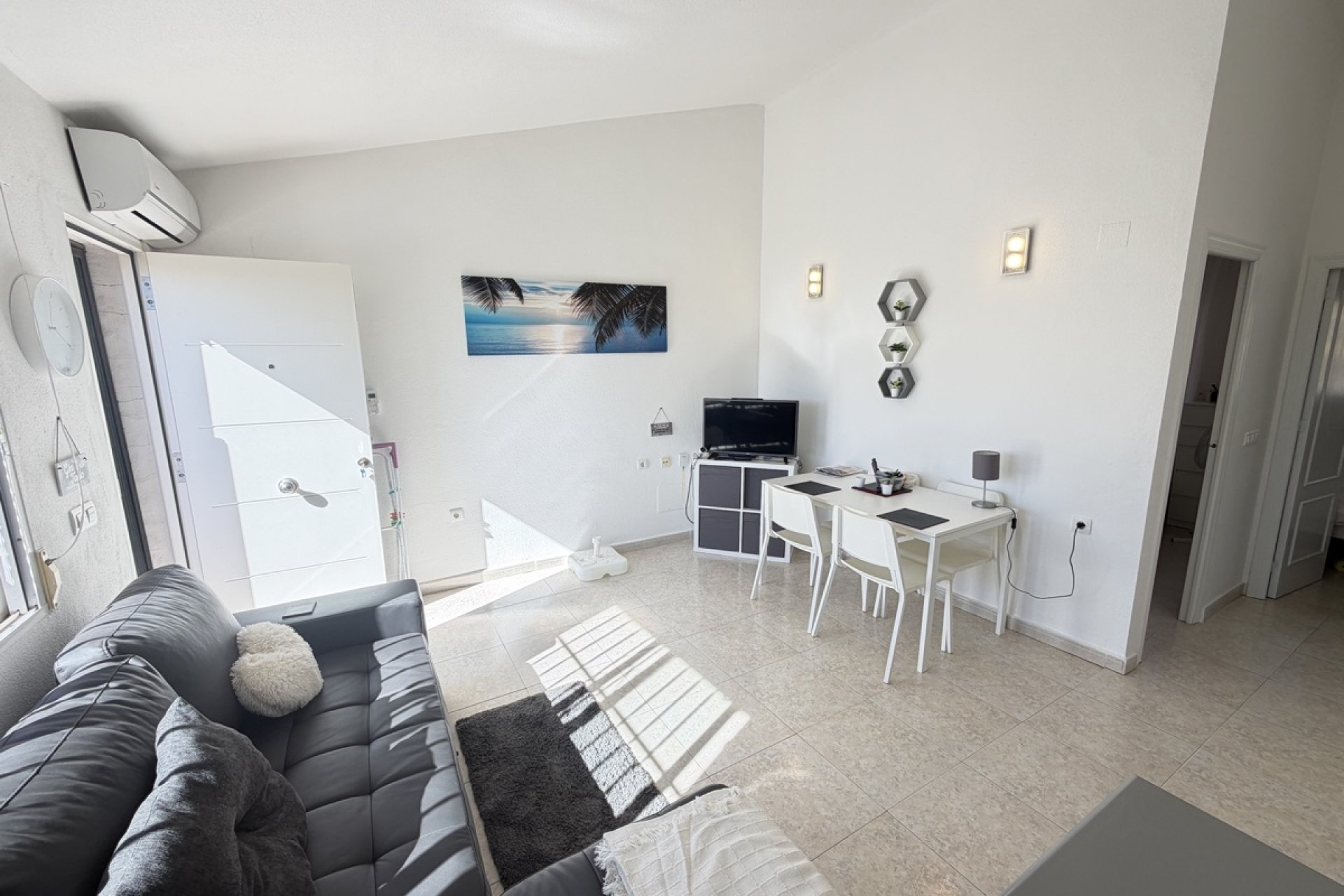 Reventa - Apartment -
Villamartin - Villamartín