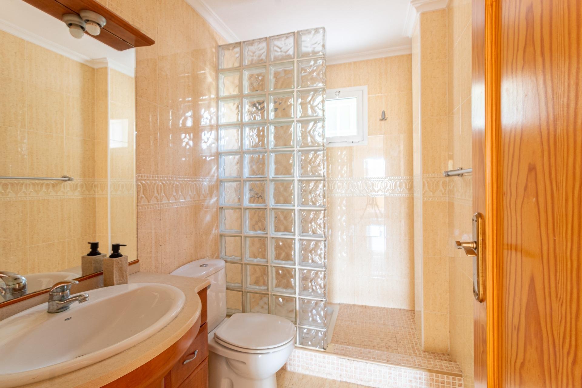 Reventa - Bungalow -
Orihuela Costa - Punta Prima