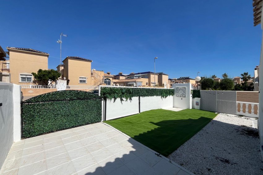 Reventa - Bungalow -
Punta Prima - Serena