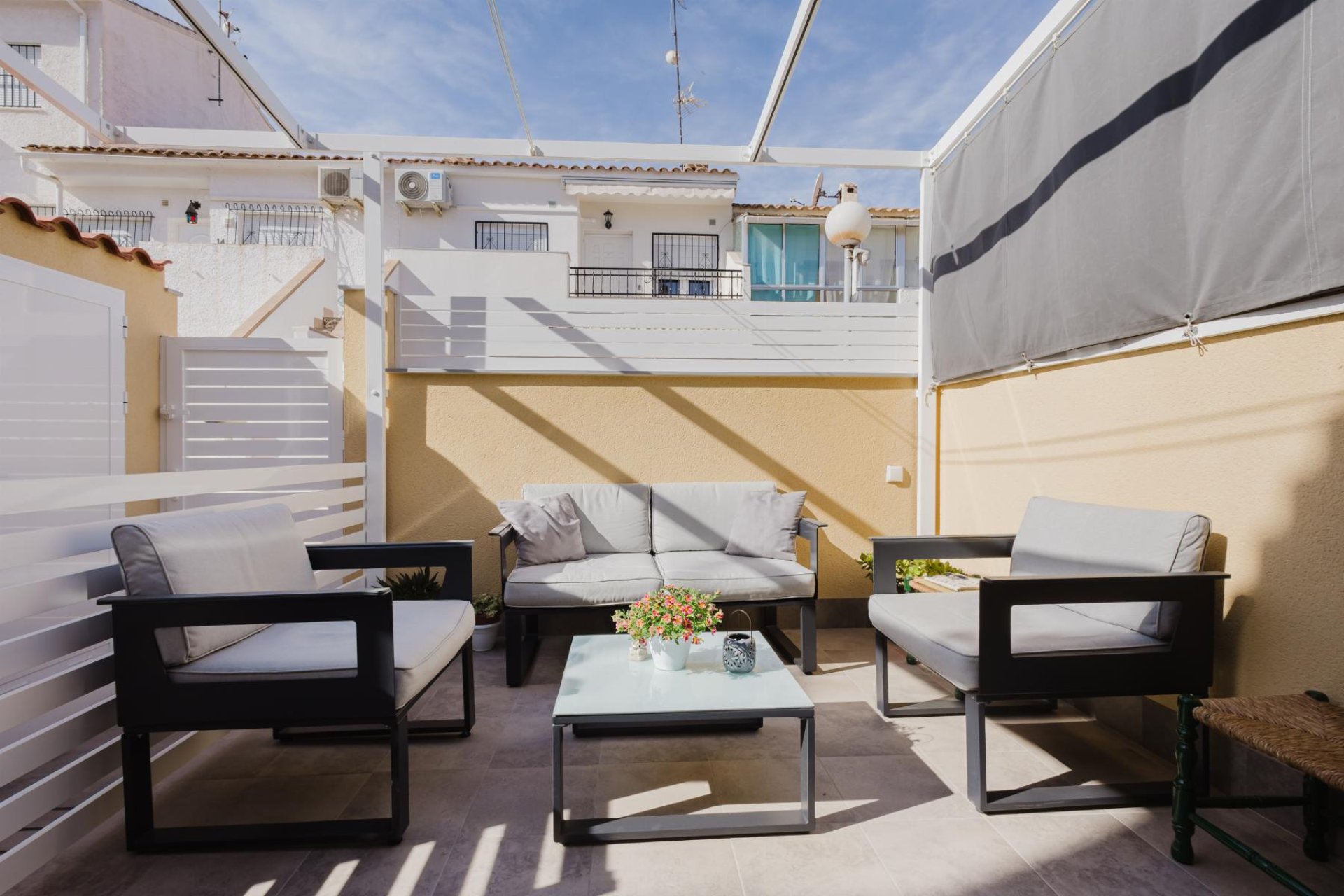 Reventa - Bungalow -
Torrevieja - Playa de los Naufragos