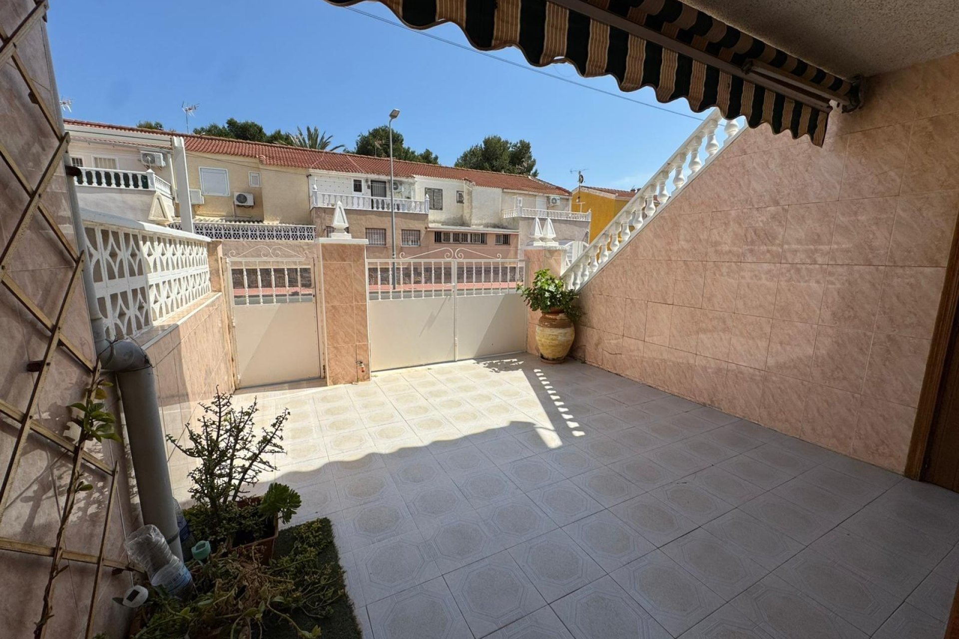 Reventa - Bungalow -
Torrevieja - Playa de los Naufragos