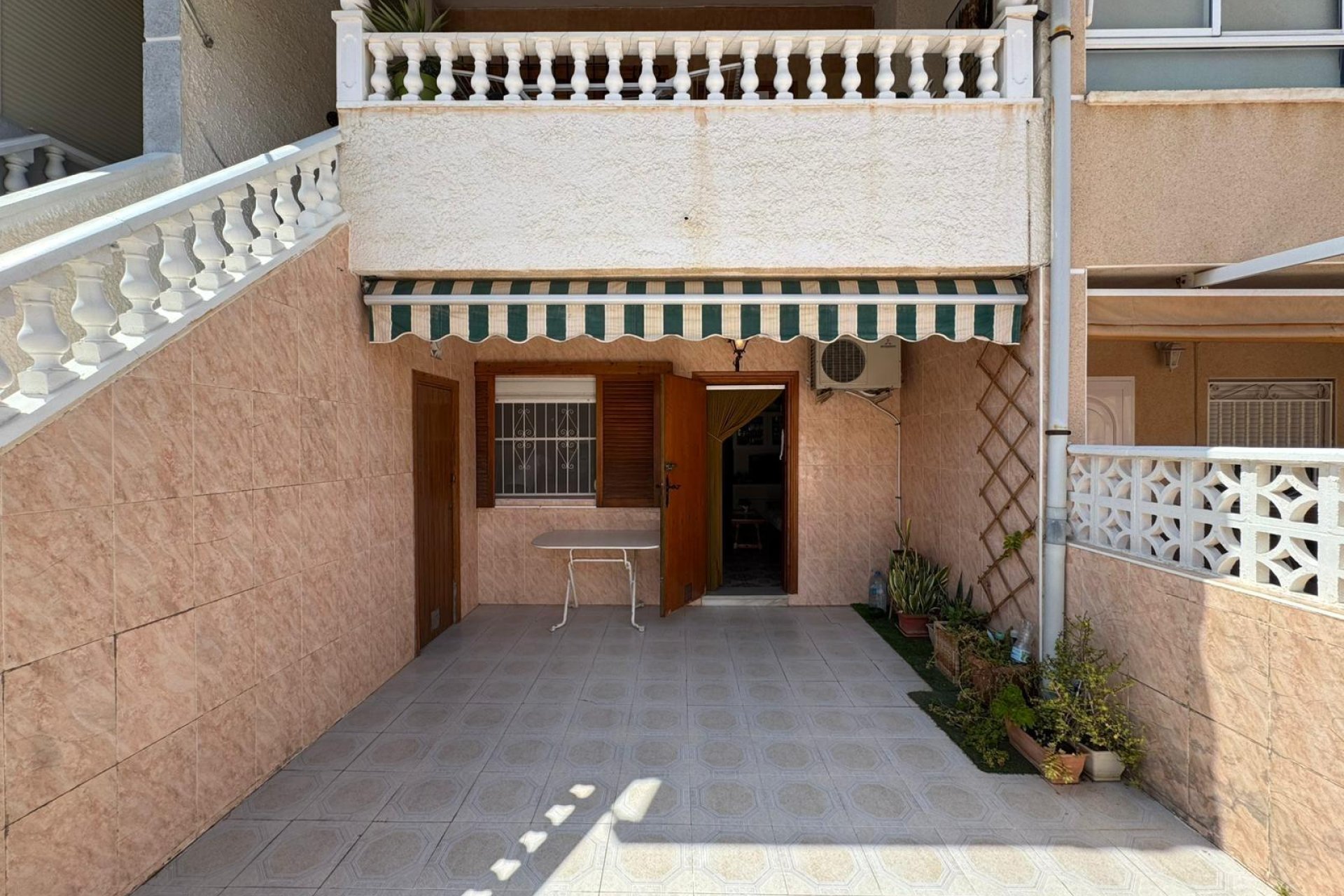 Reventa - Bungalow -
Torrevieja - Playa de los Naufragos