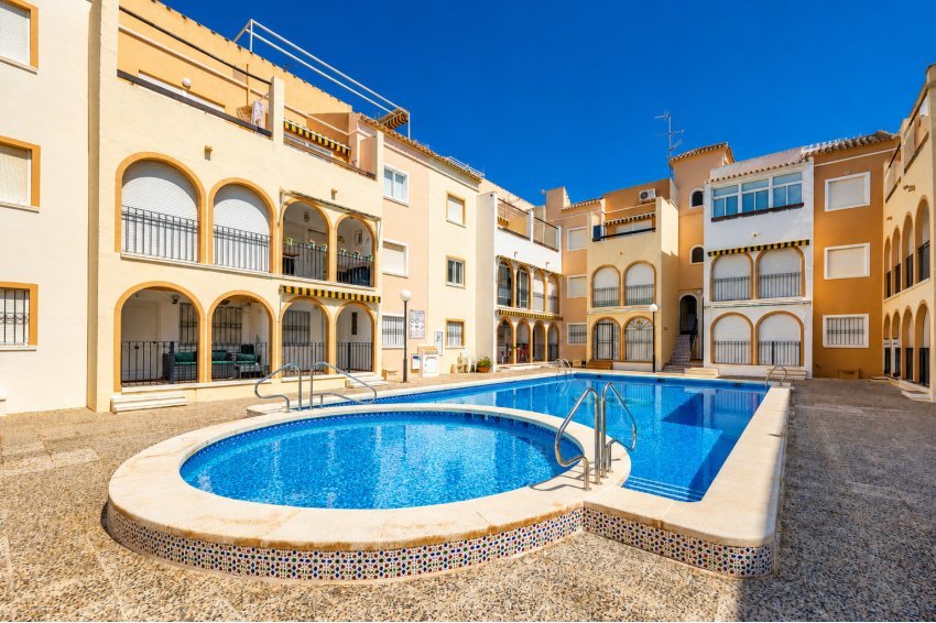 Reventa - Bungalow -
Torrevieja - Playa de los Naufragos