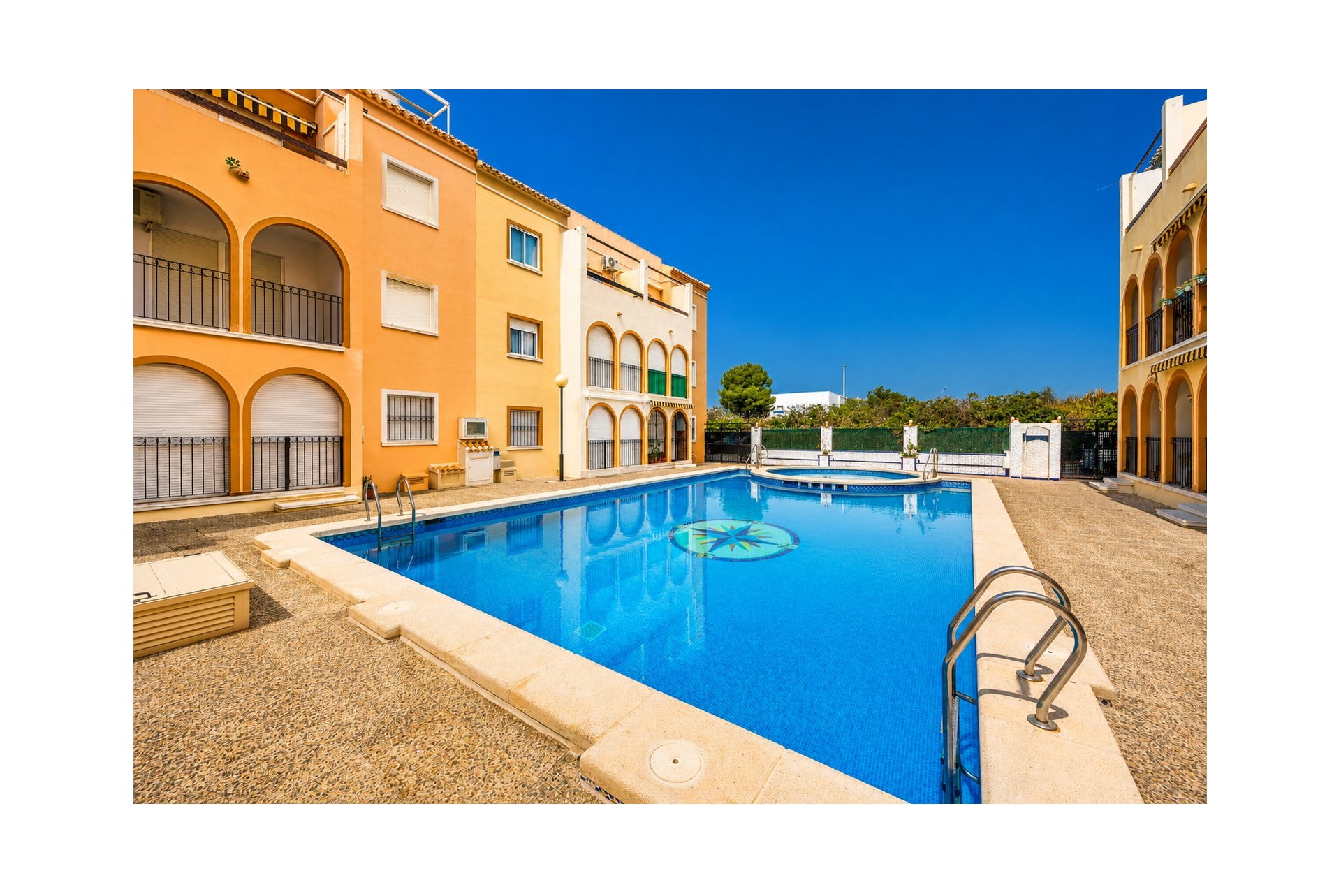 Reventa - Bungalow -
Torrevieja - Playa de los Naufragos