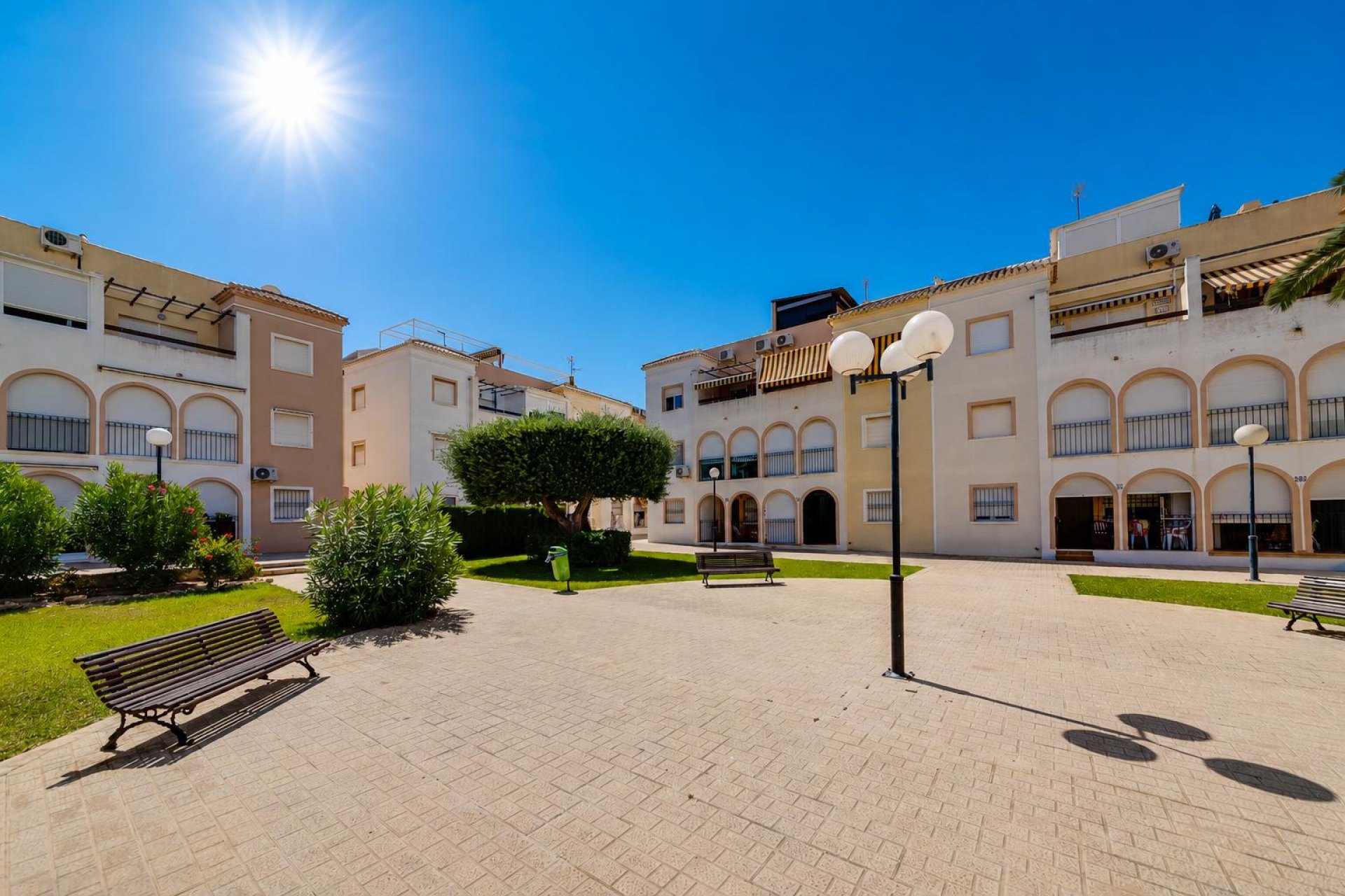 Reventa - Bungalow -
Torrevieja - Playa de los Naufragos