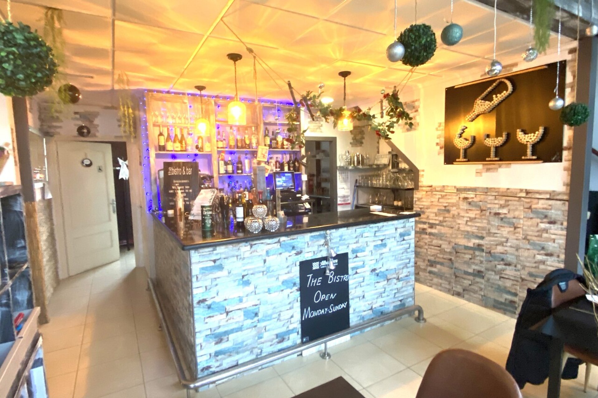 Reventa - Commercial Unit -
Algorfa - Inland