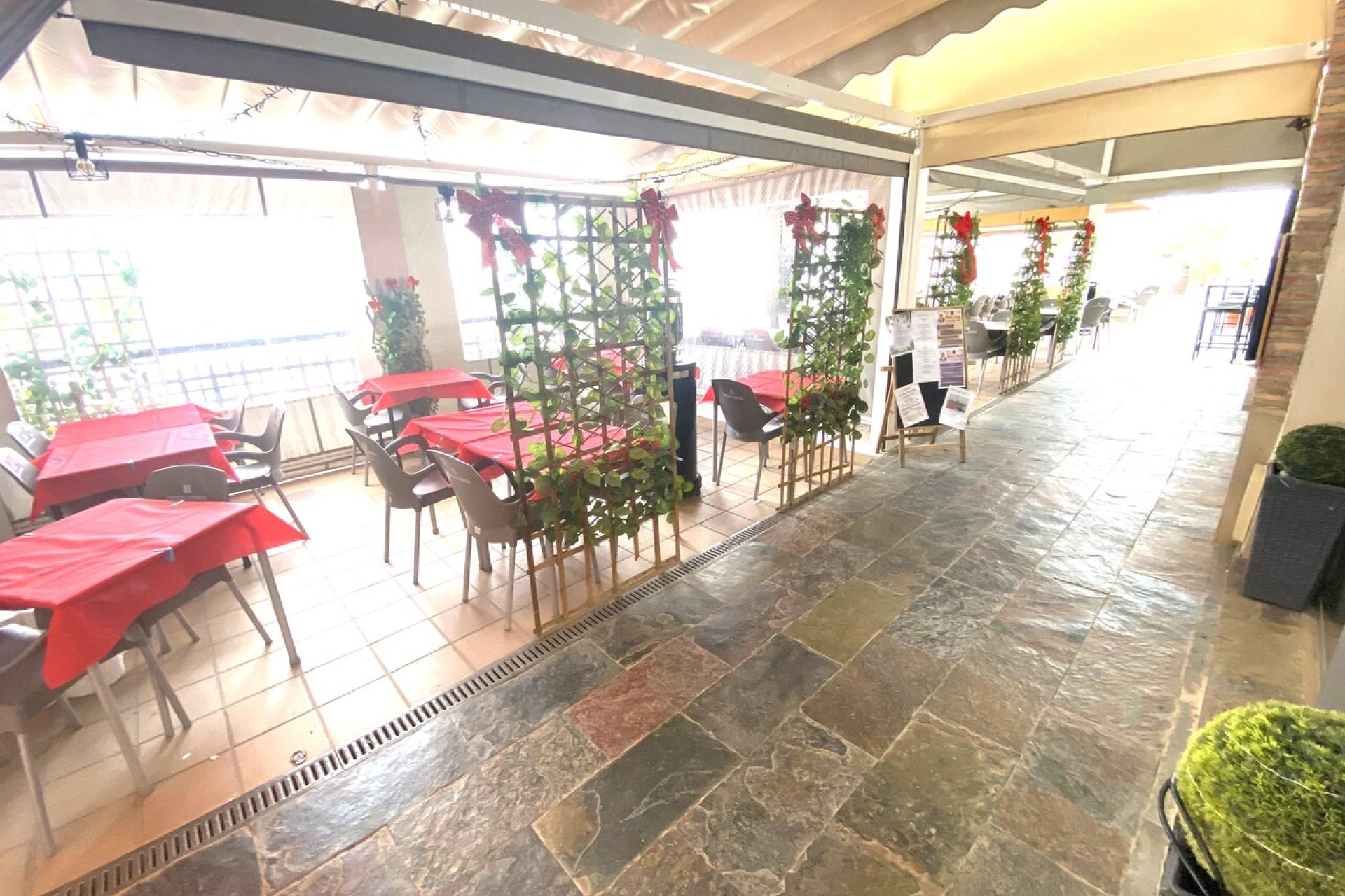 Reventa - Commercial Unit -
Algorfa