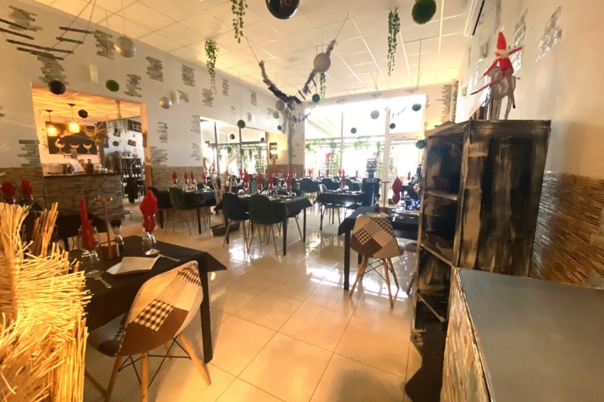 Reventa - Commercial Unit -
Algorfa