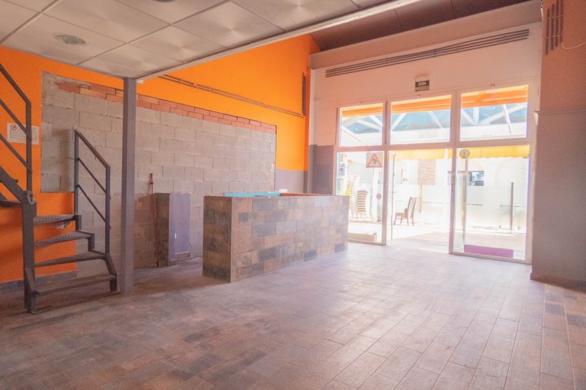 Reventa - Commercial Unit -
La Finca Golf - Algorfa