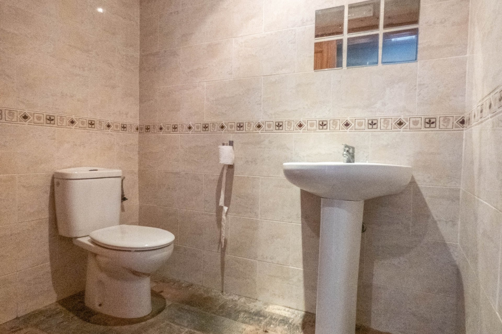 Reventa - Commercial Unit -
La Finca Golf - Algorfa