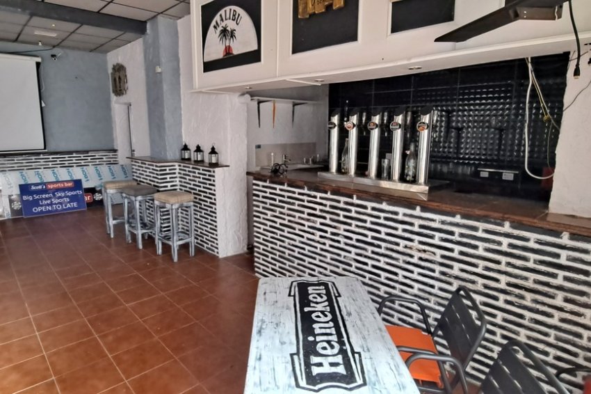 Reventa - Commercial Unit -
Los Dolses - Inland