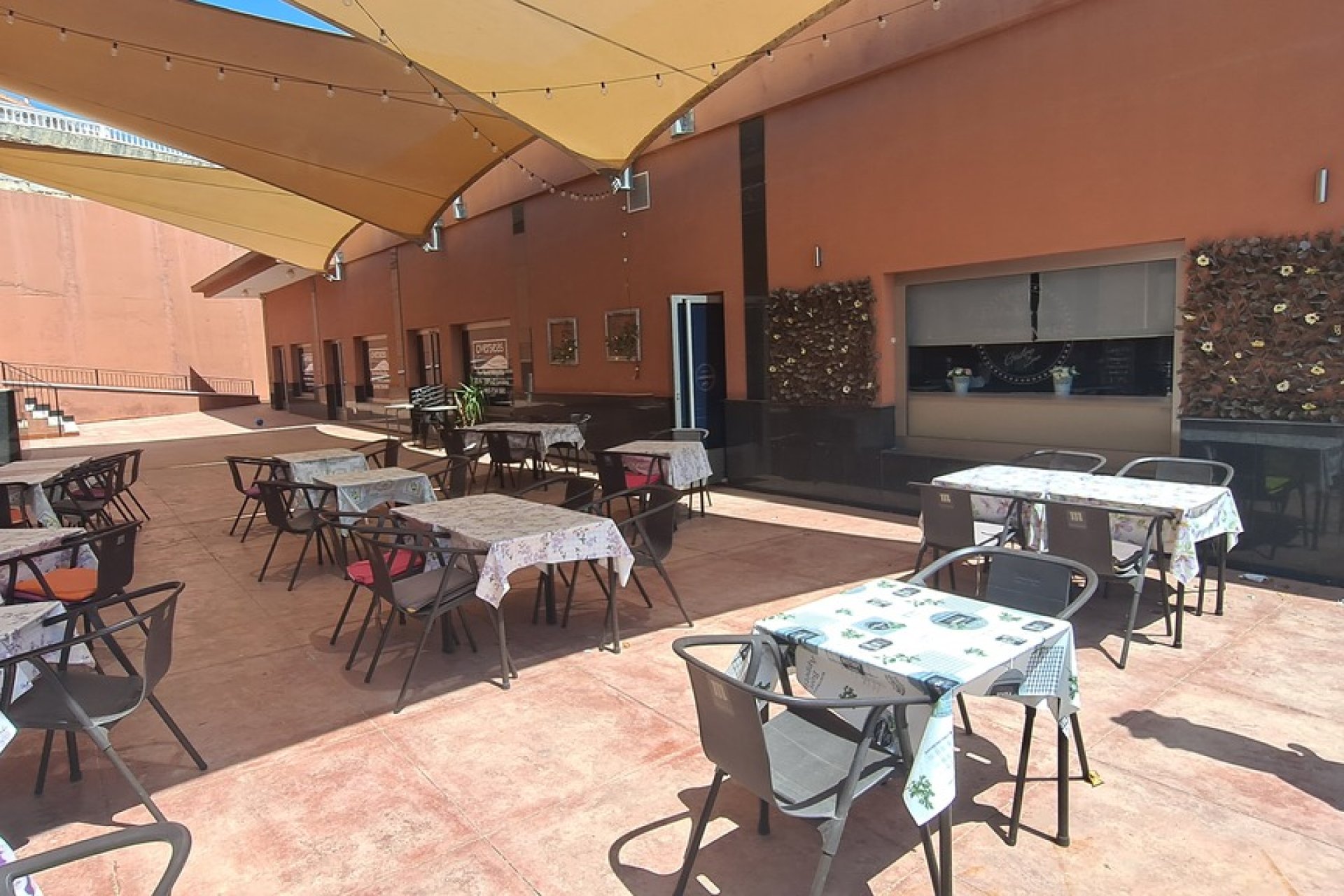 Reventa - Commercial Unit -
Pinar de Campoverde