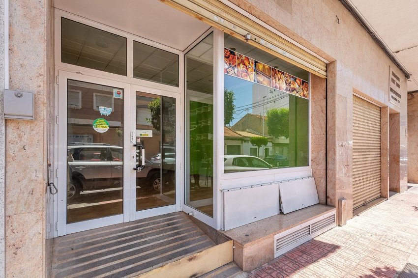 Reventa - Commercial Unit -
Torrevieja - Center