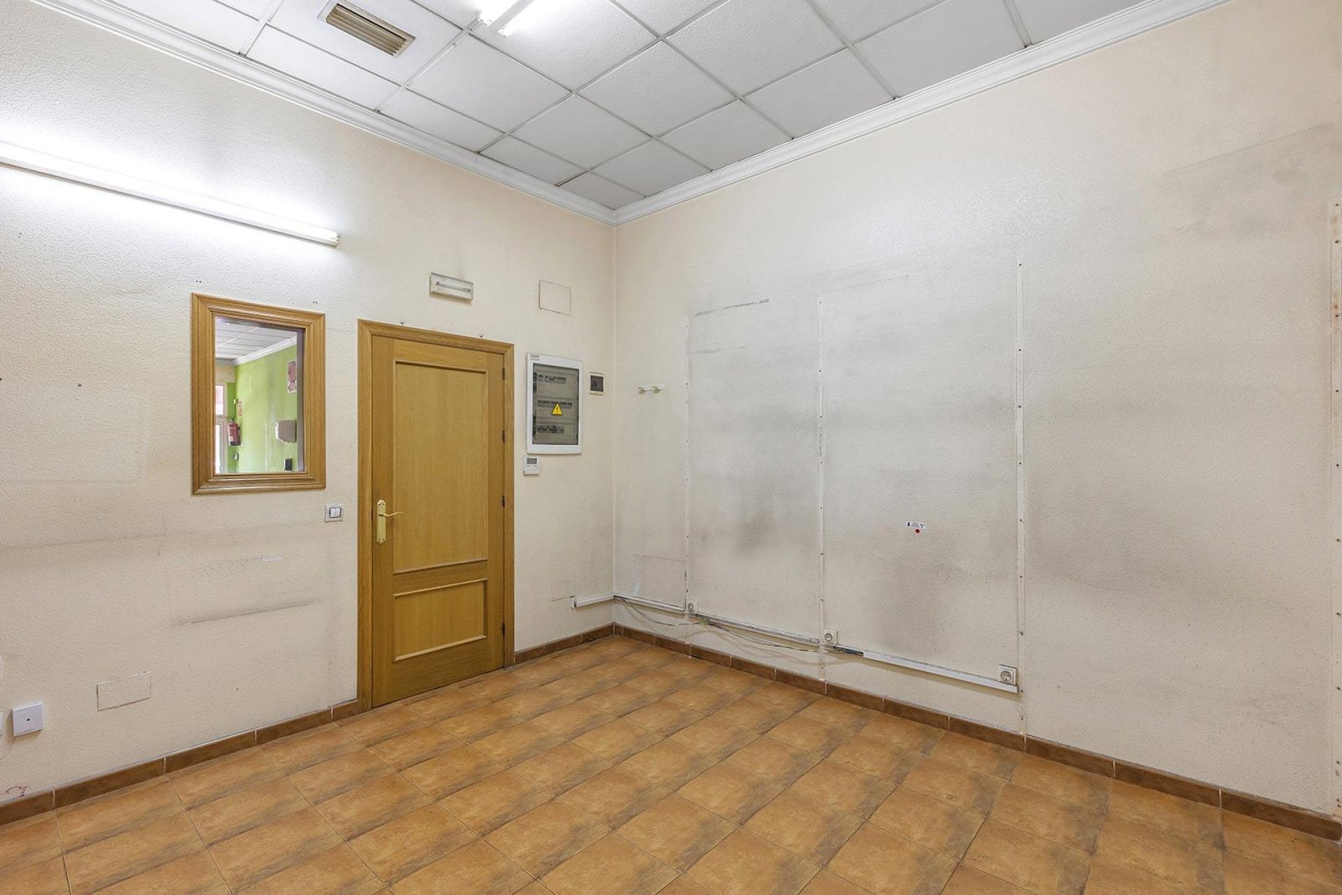 Reventa - Commercial Unit -
Torrevieja - Center