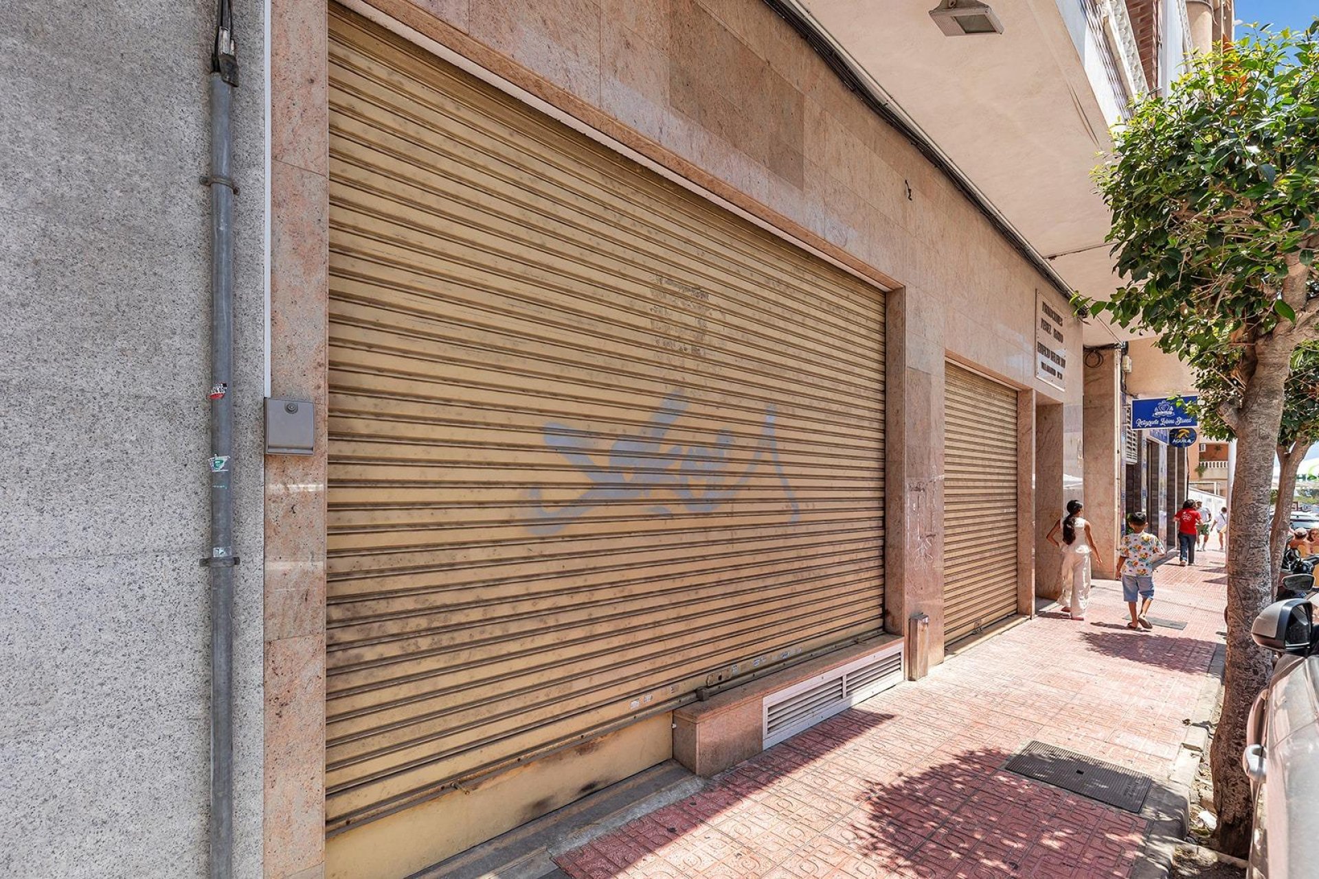 Reventa - Commercial Unit -
Torrevieja - Center