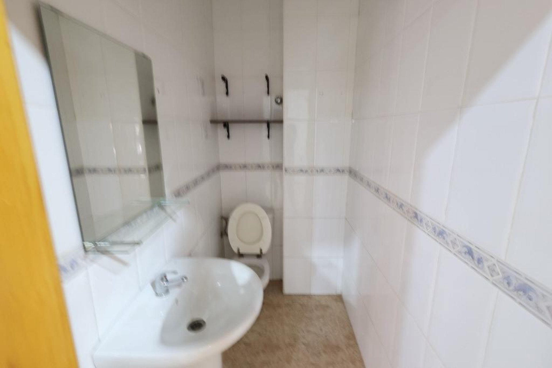 Reventa - Commercial Unit -
Torrevieja - Center