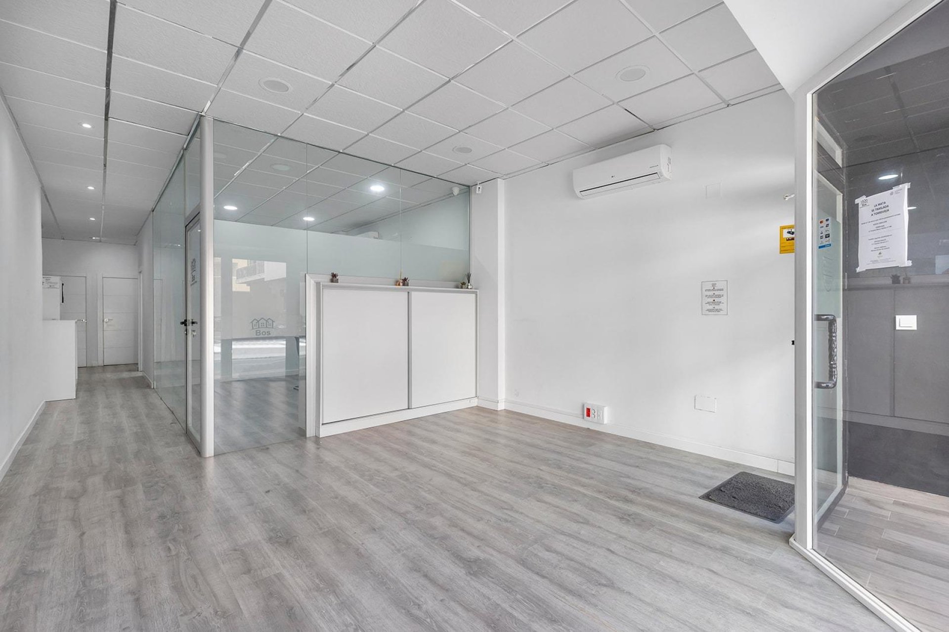 Reventa - Commercial Unit -
Torrevieja - La Mata