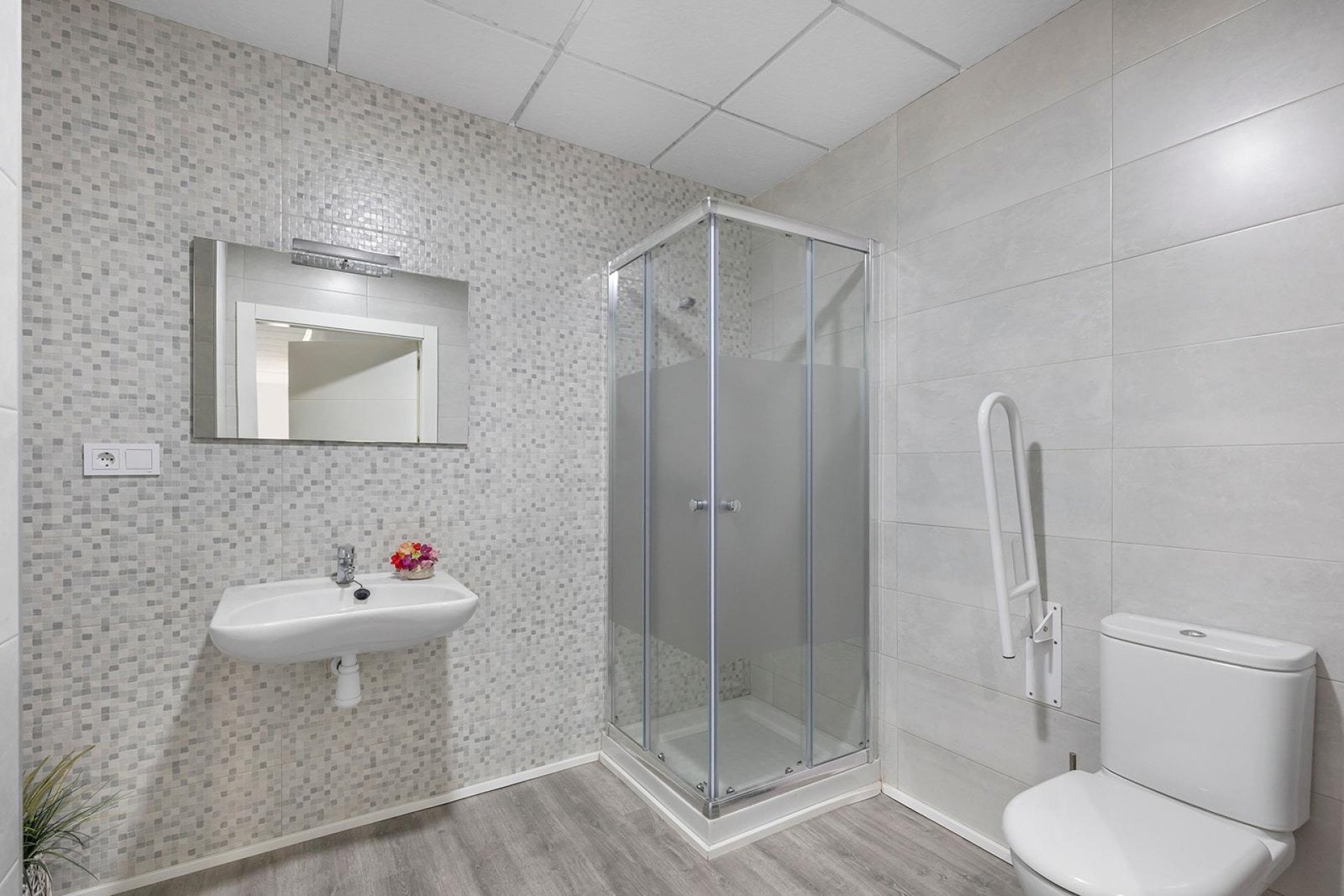 Reventa - Commercial Unit -
Torrevieja - La Mata