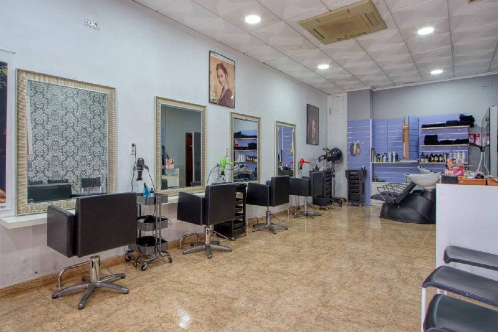 Reventa - Commercial Unit -
Torrevieja - La Mata