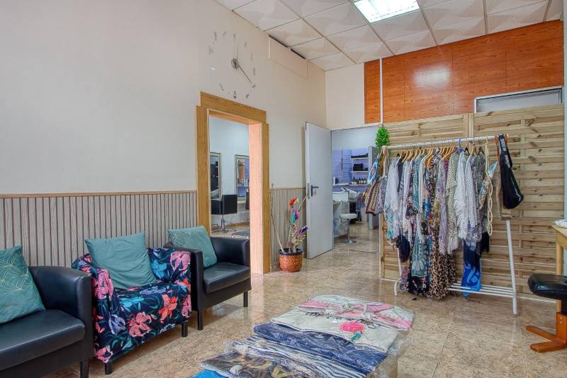 Reventa - Commercial Unit -
Torrevieja - La Mata