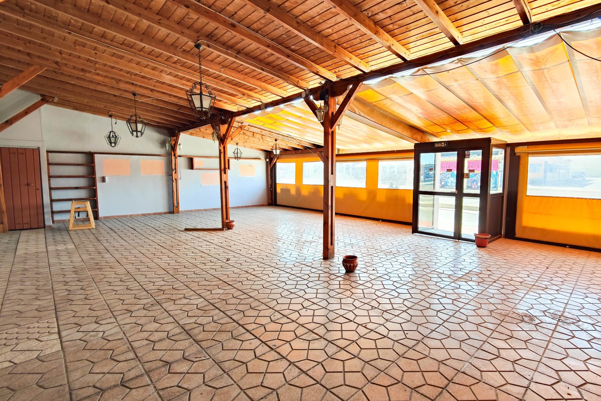Reventa - Commercial Unit -
Torrevieja - La Siesta - El Salado - Torreta
