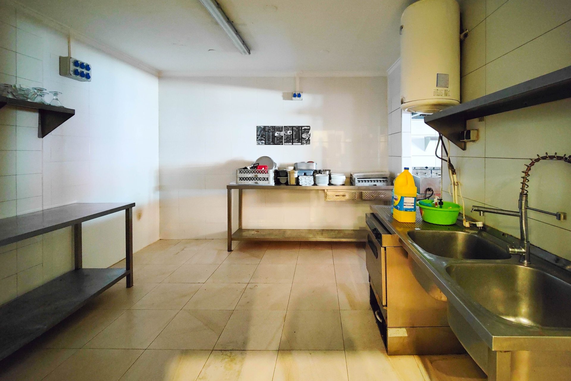 Reventa - Commercial Unit -
Torrevieja - La Siesta - El Salado - Torreta