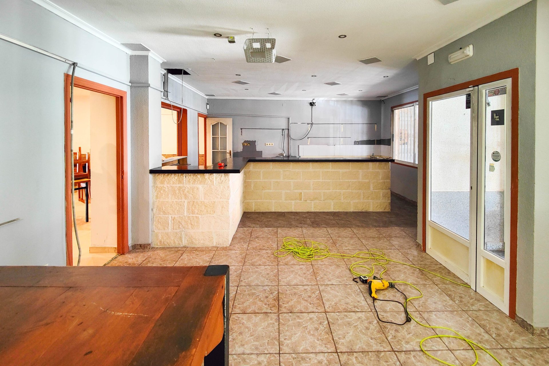Reventa - Commercial Unit -
Torrevieja - La Siesta - El Salado - Torreta
