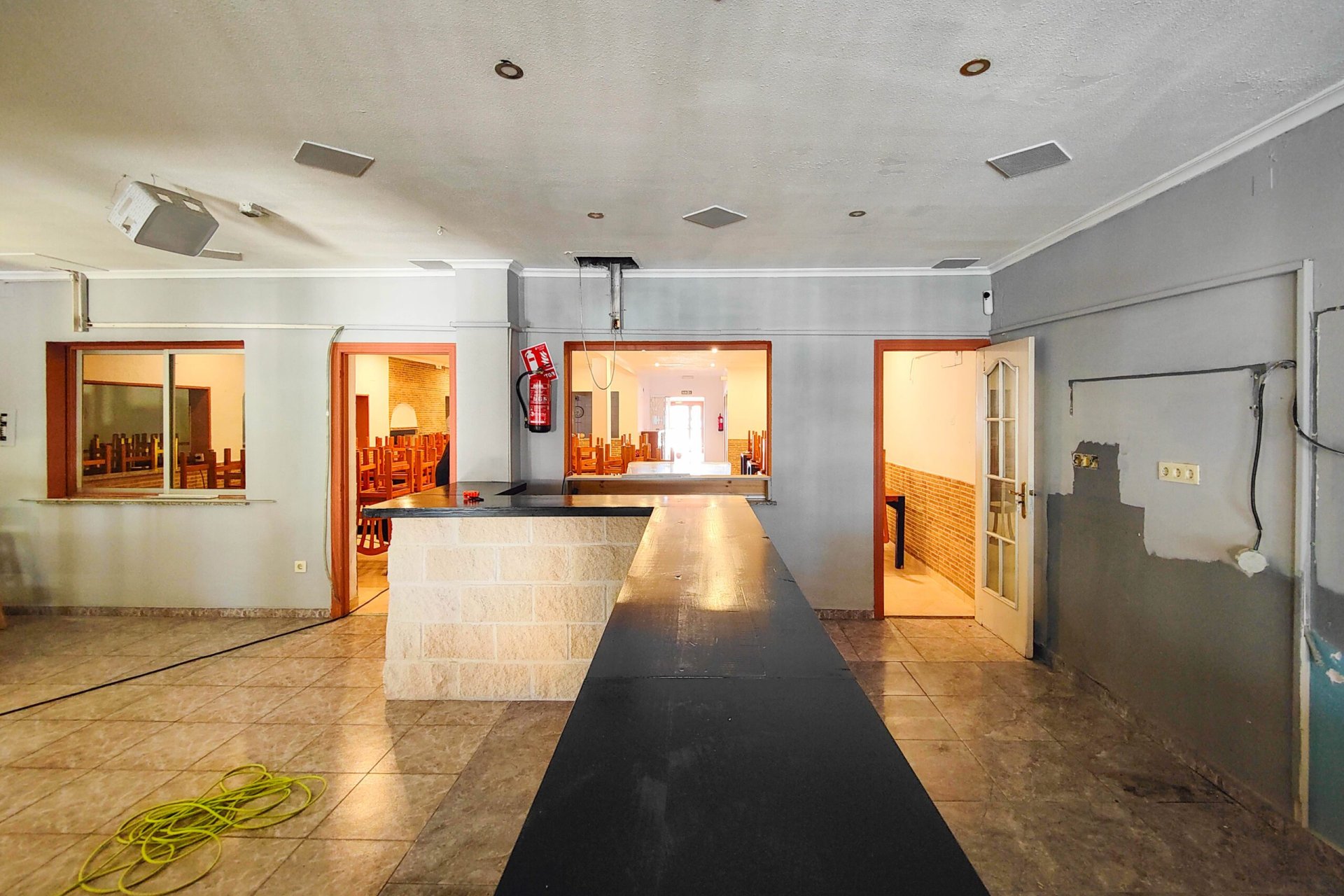 Reventa - Commercial Unit -
Torrevieja - La Siesta - El Salado - Torreta