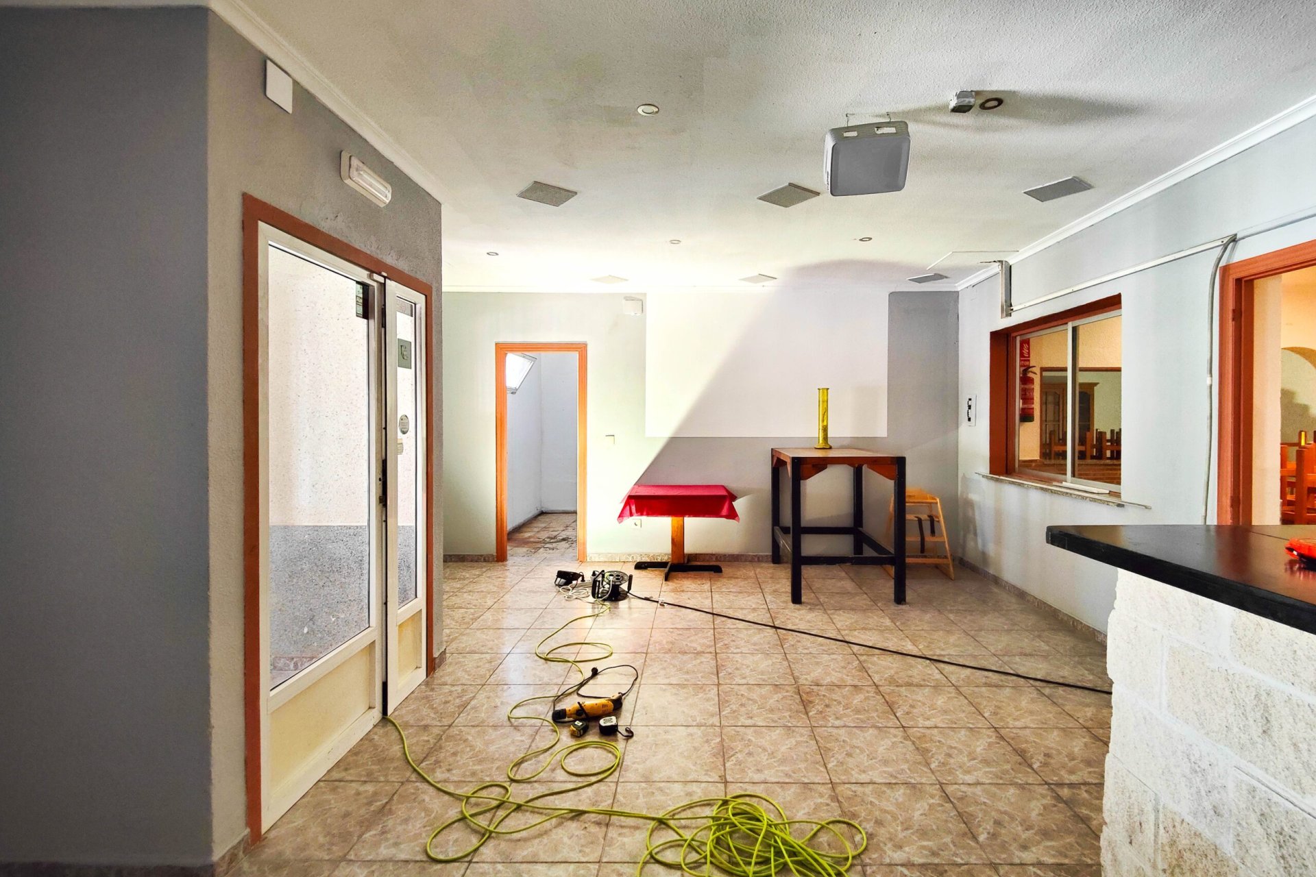 Reventa - Commercial Unit -
Torrevieja - La Siesta - El Salado - Torreta