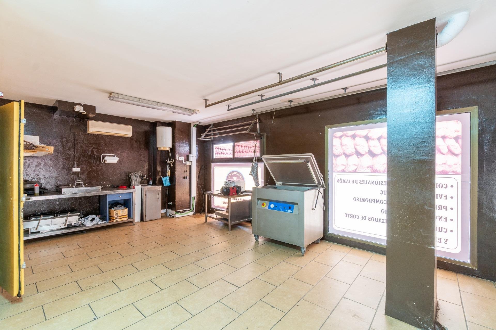 Reventa - Commercial Unit -
Torrevieja - Paseo maritimo