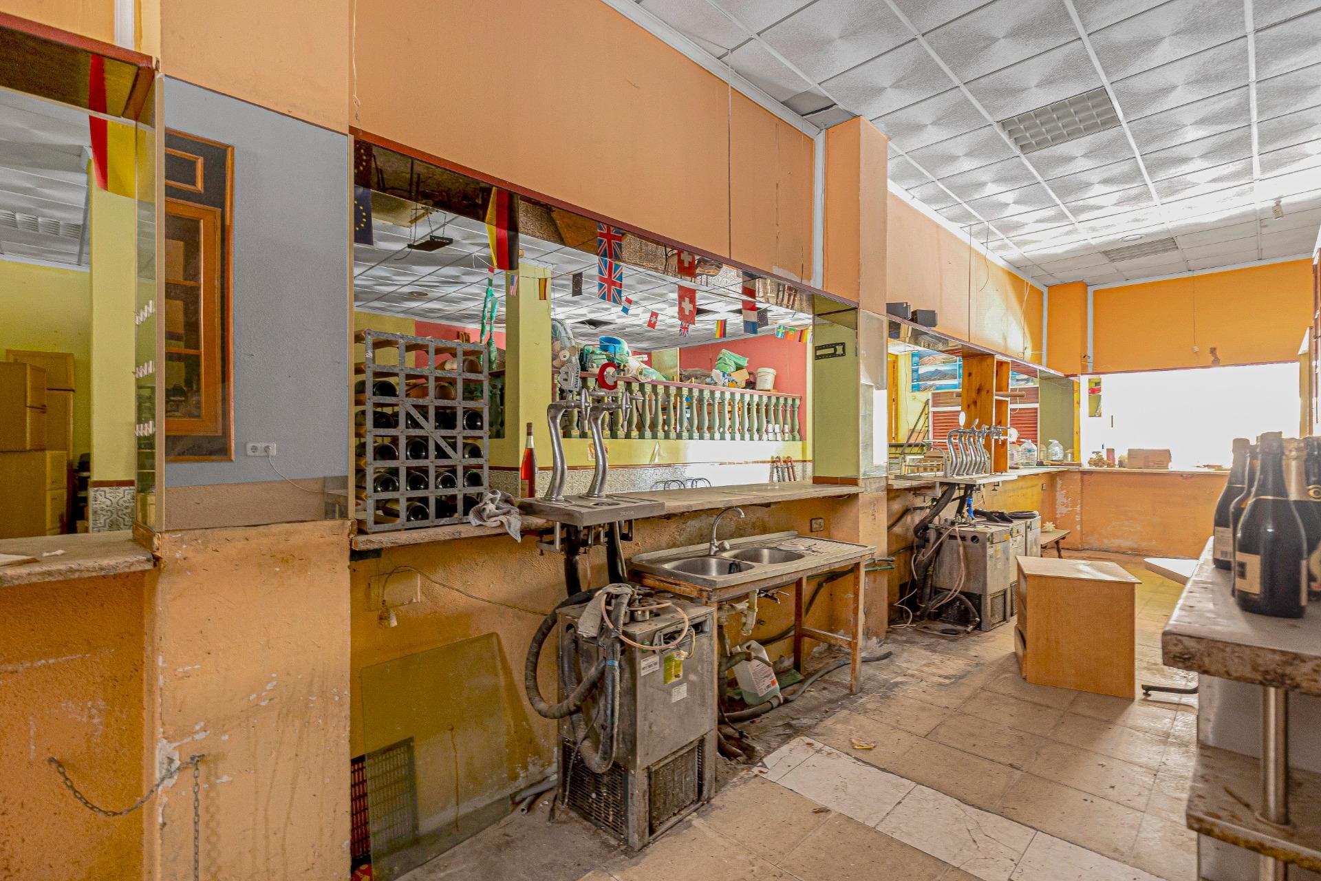 Reventa - Commercial Unit -
Torrevieja - Playa del Cura