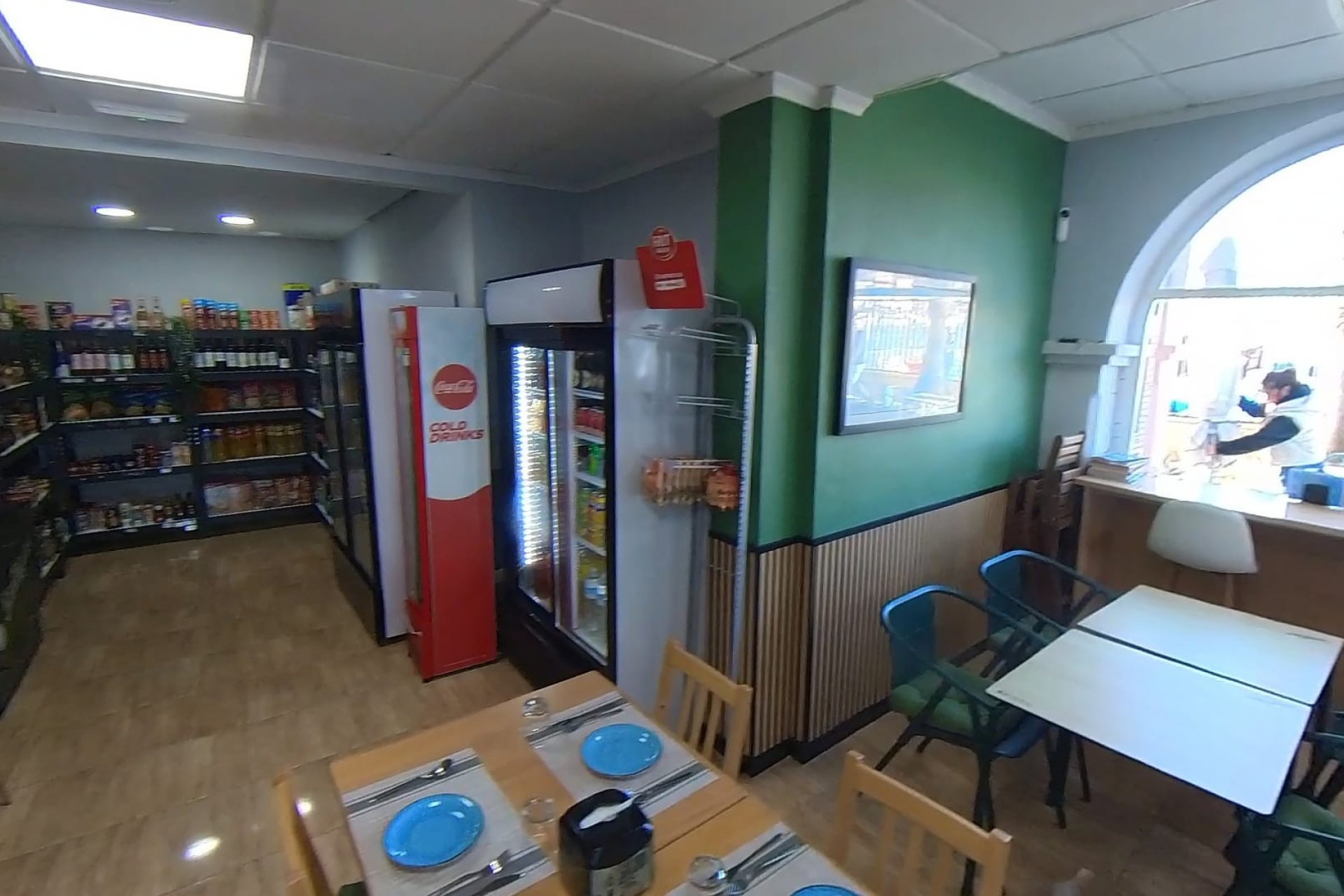 Reventa - Commercial Unit -
Torrevieja - Puerto