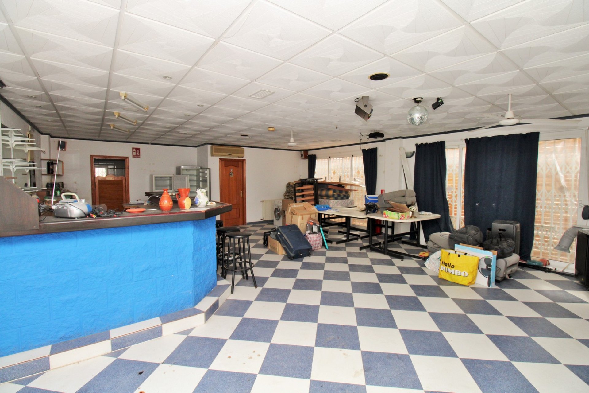 Reventa - Commercial Unit -
Villamartin - Villamartín