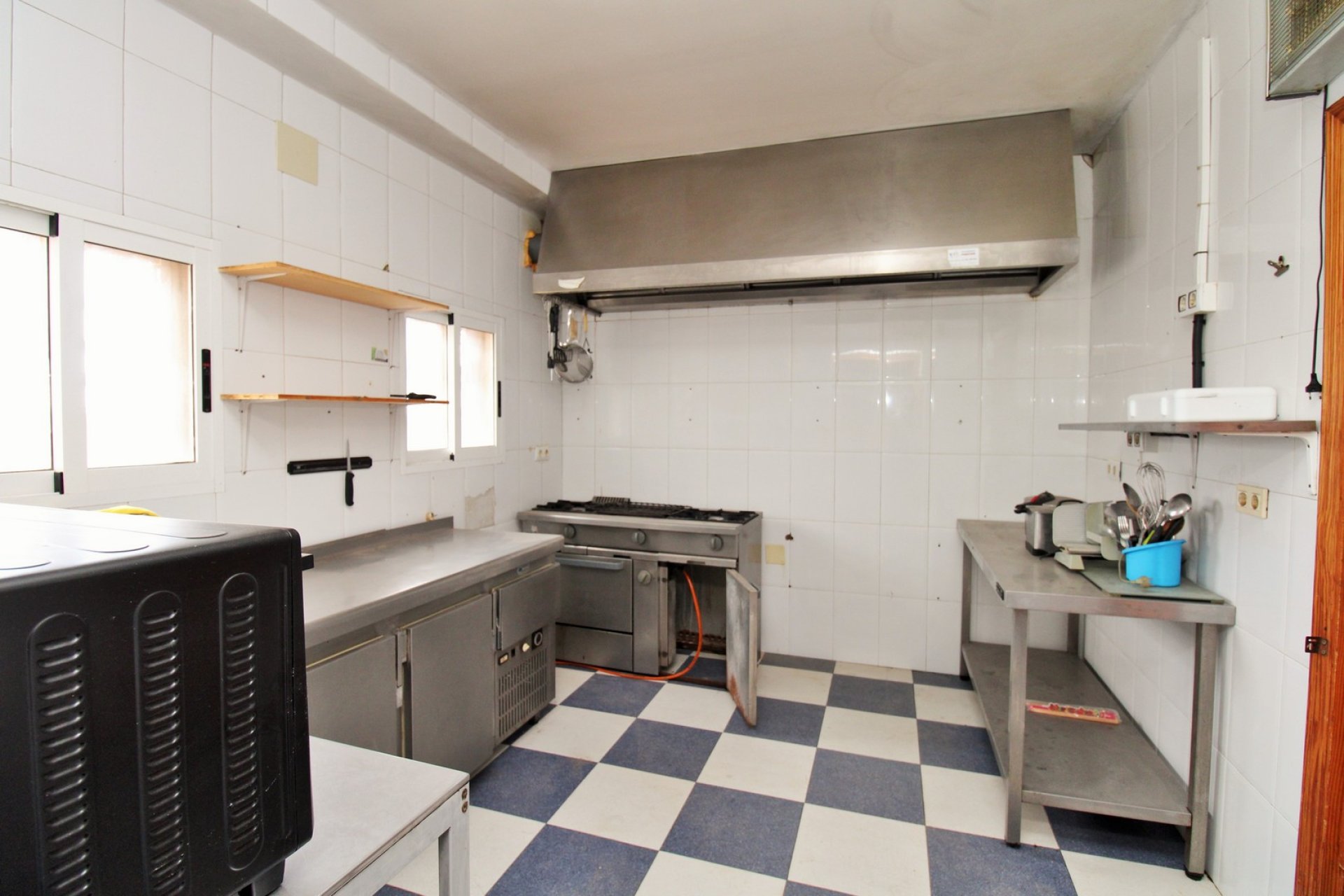 Reventa - Commercial Unit -
Villamartin - Villamartín