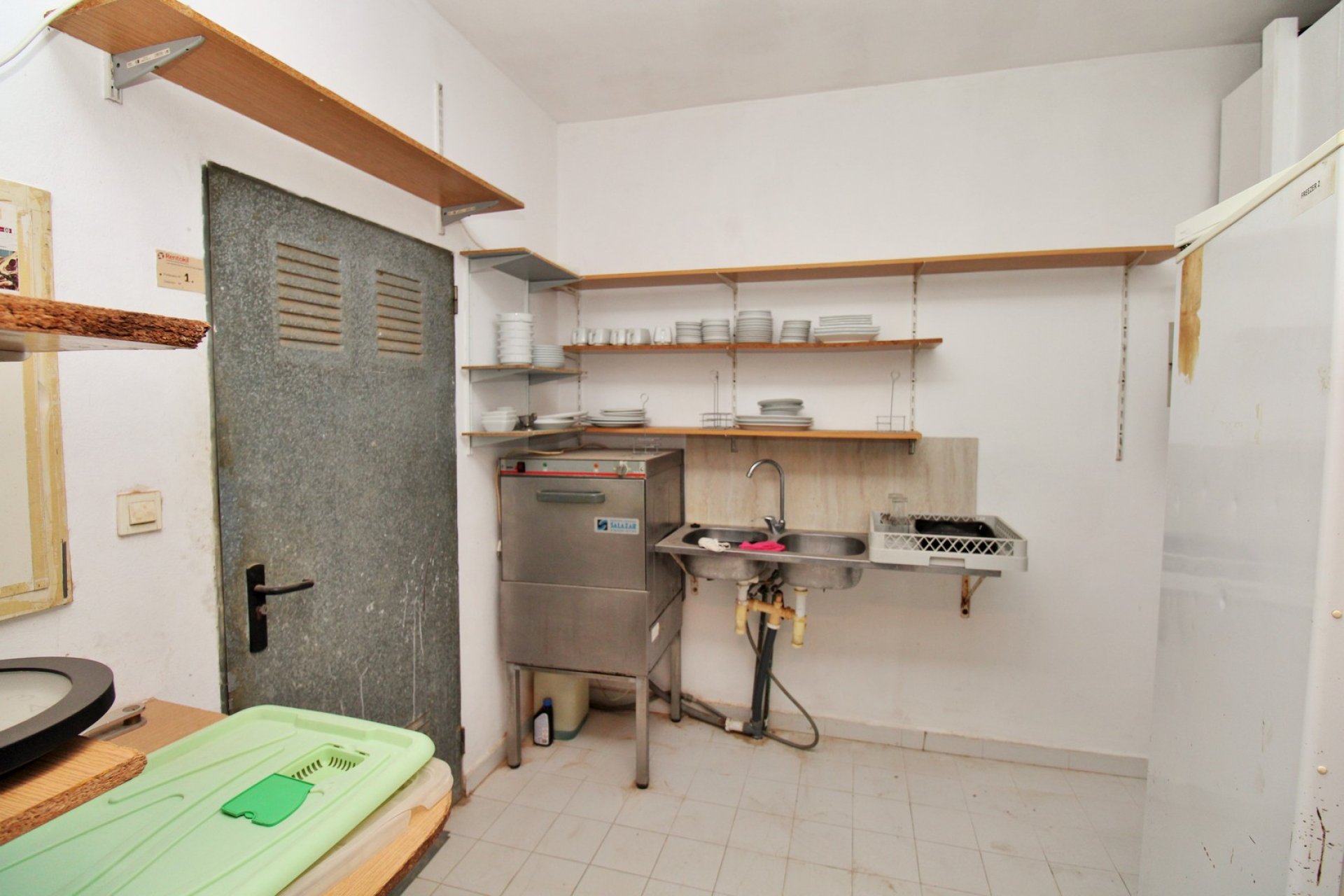 Reventa - Commercial Unit -
Villamartin - Villamartín