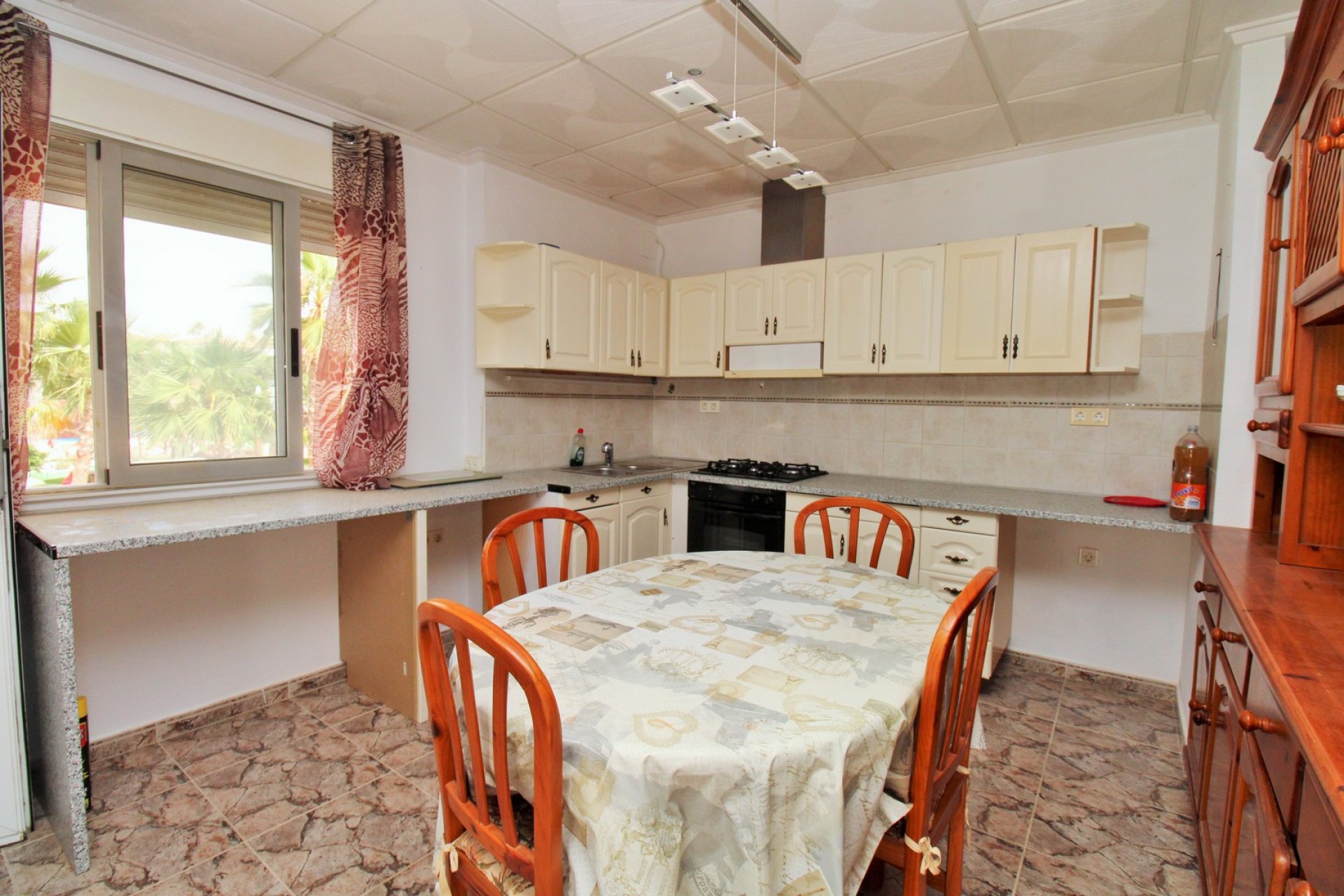 Reventa - Commercial Unit -
Villamartin - Villamartín