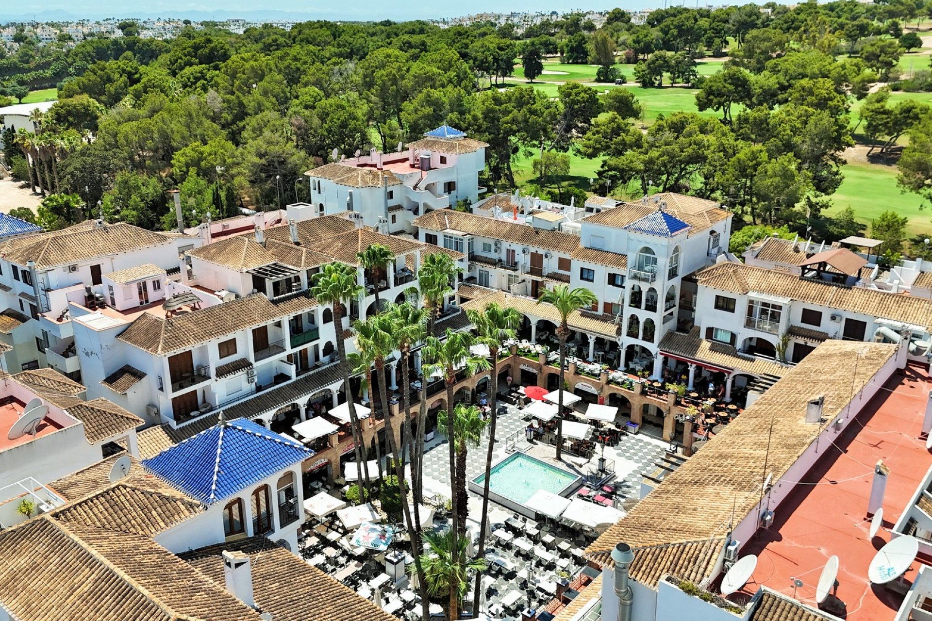 Reventa - Commercial Unit -
Villamartin - Villamartín