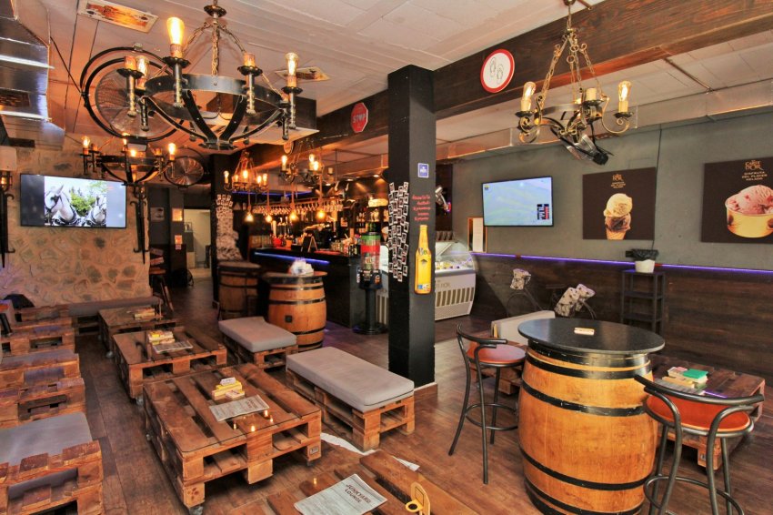 Reventa - Commercial Unit -
Villamartin - Villamartín