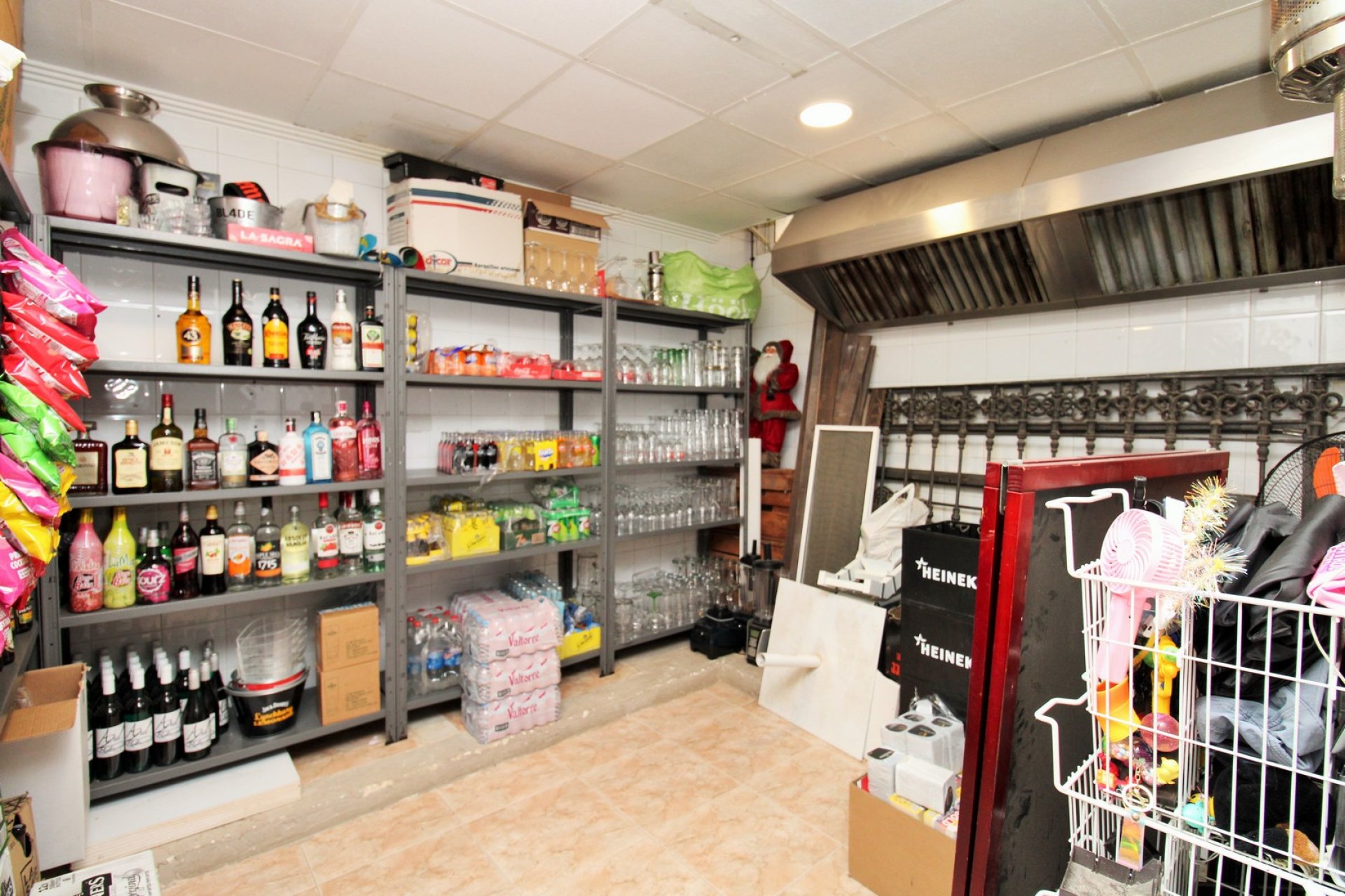 Reventa - Commercial Unit -
Villamartin - Villamartín