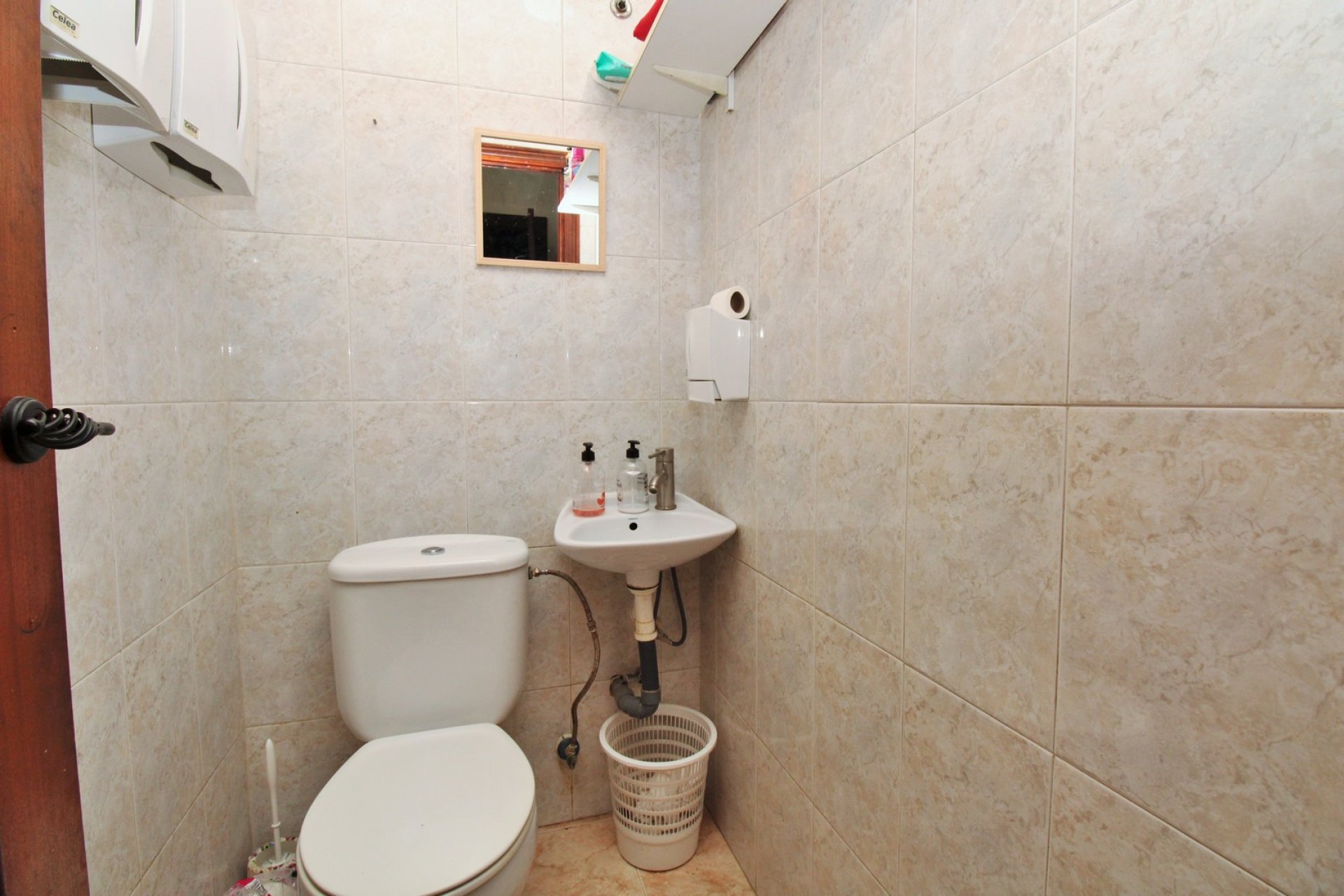 Reventa - Commercial Unit -
Villamartin - Villamartín