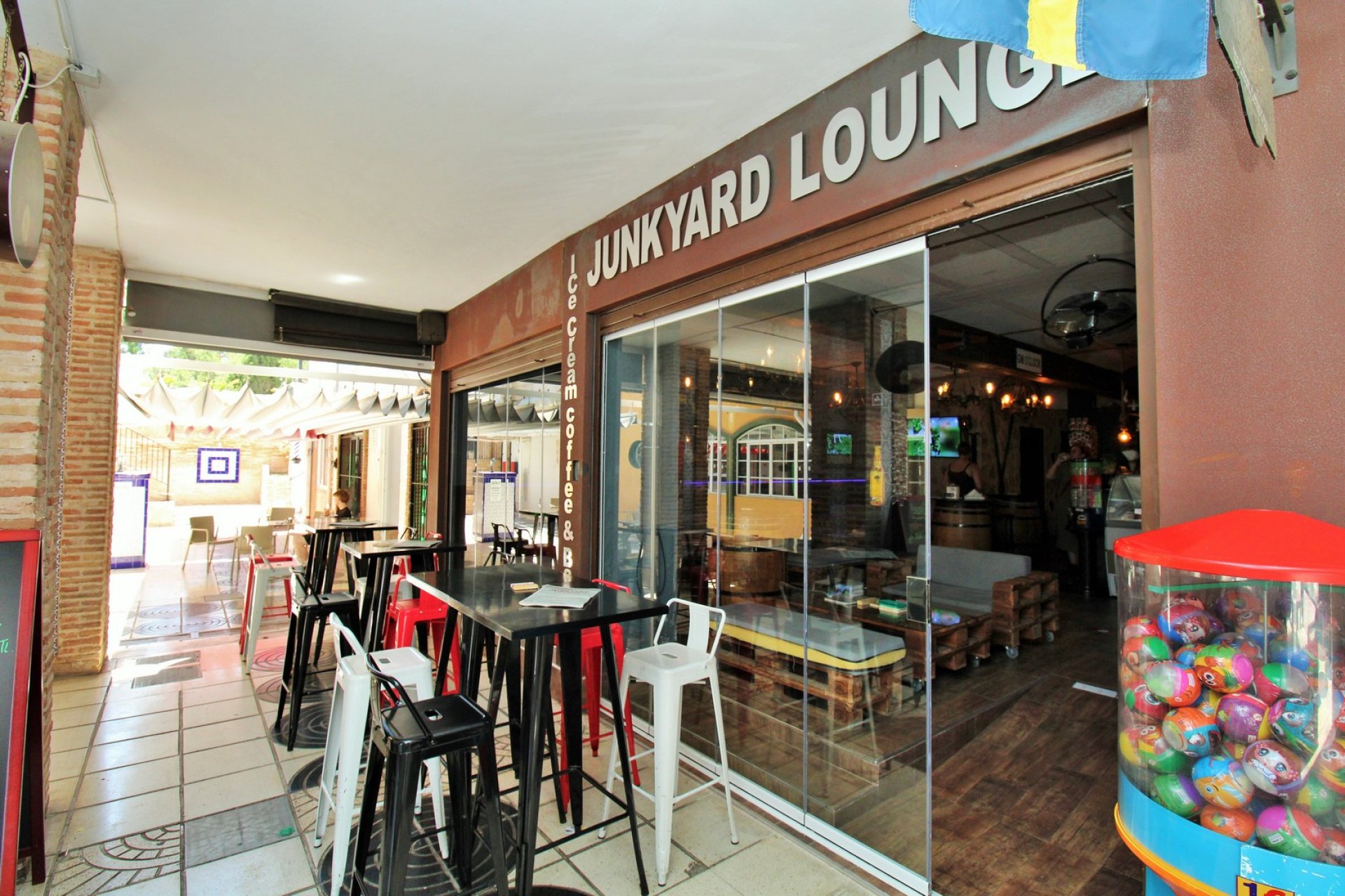 Reventa - Commercial Unit -
Villamartin - Villamartín