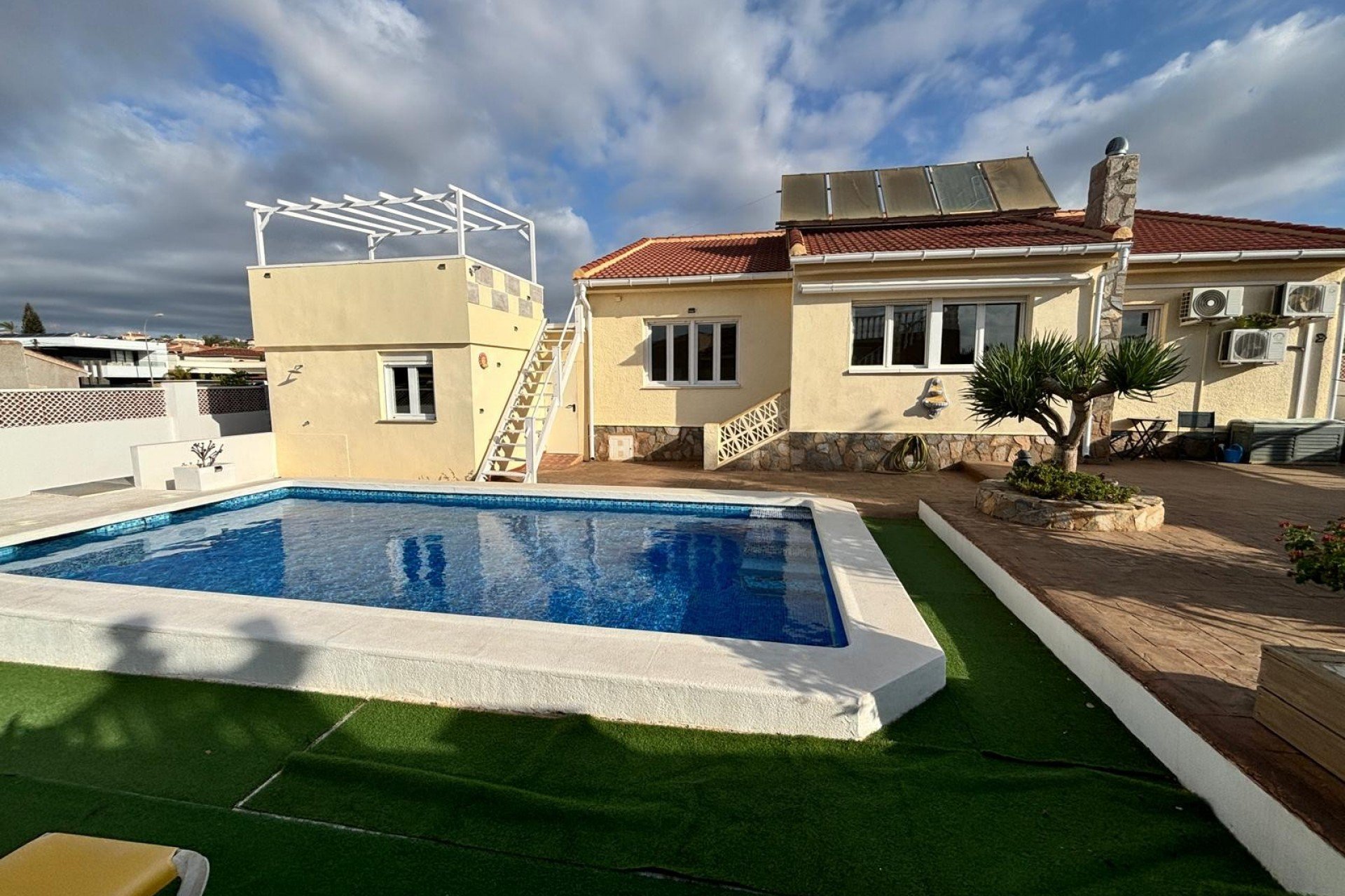 Reventa - Detached House / Villa -
Ciudad quesada - Ciudad Quesada