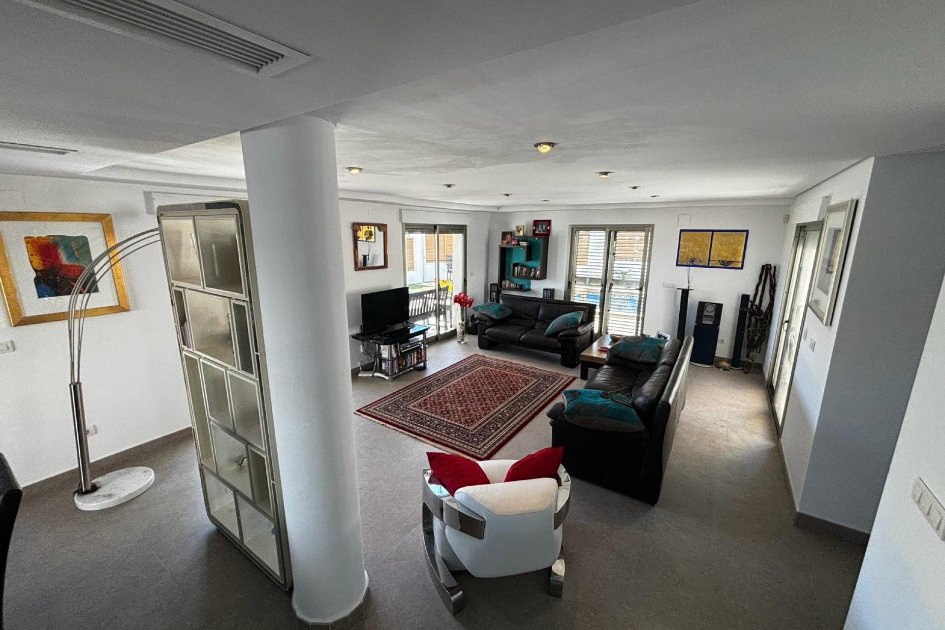 Reventa - Detached villa -
Cox