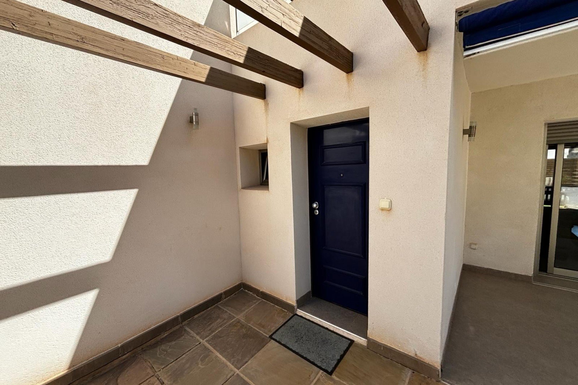 Reventa - Detached villa -
Cox