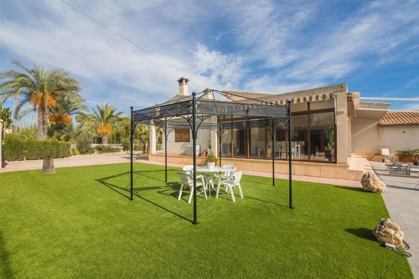 Reventa - Detached villa -
Elche - Corte Ingles