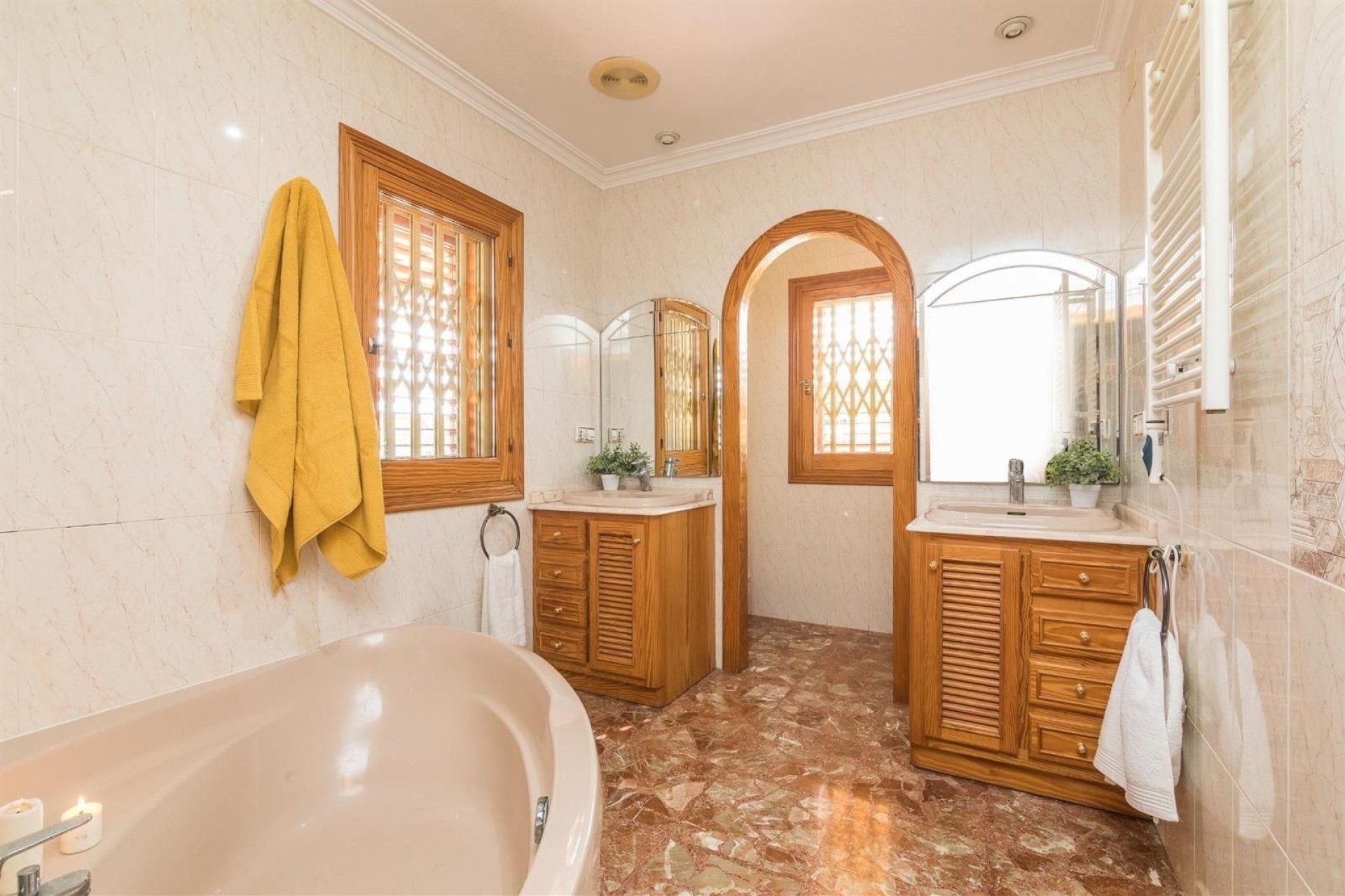 Reventa - Detached villa -
Elche - Corte Ingles