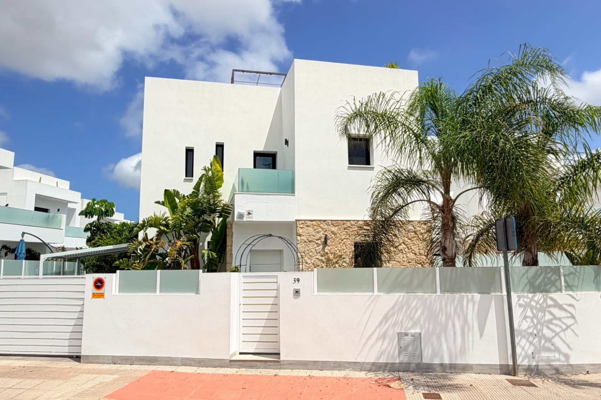 Reventa - Detached villa -
Los Montesinos - La Herrada